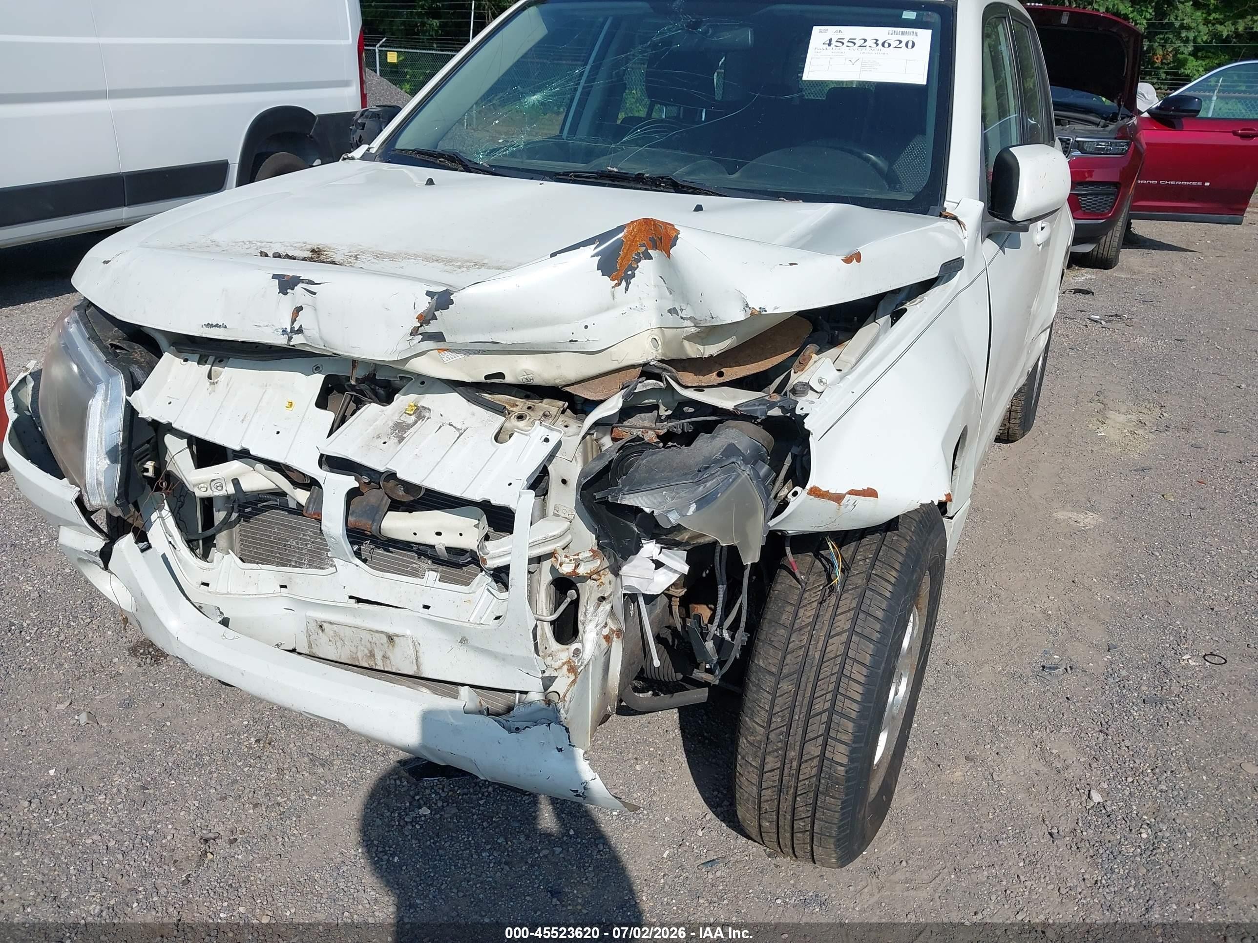 2007 Suzuki Grand Vitara   White vin: JS3TD941474202045