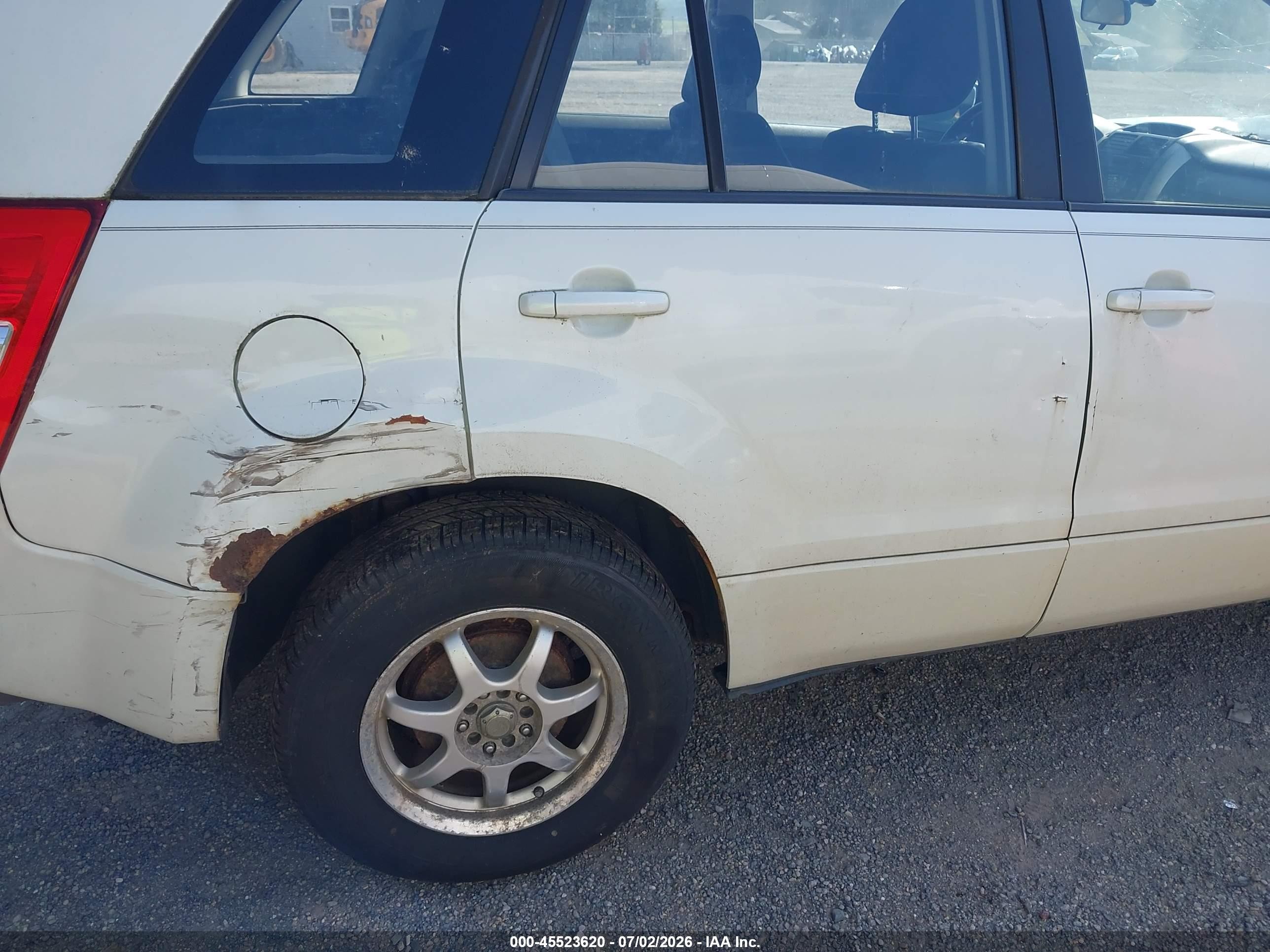 2007 Suzuki Grand Vitara   White vin: JS3TD941474202045