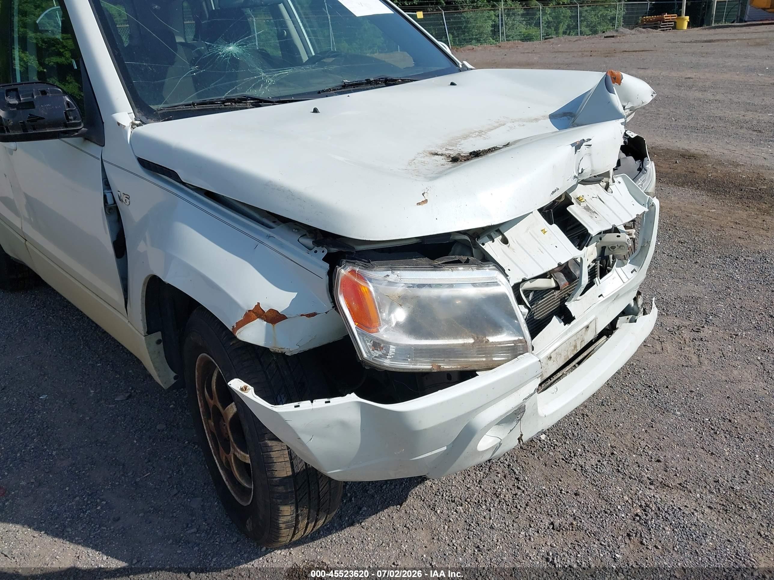 2007 Suzuki Grand Vitara   White vin: JS3TD941474202045