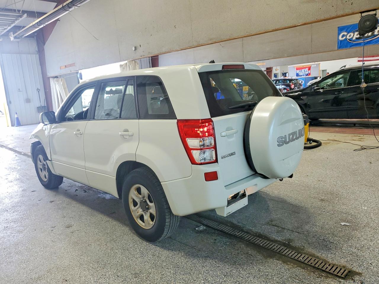 2008 Suzuki Grand Vitara White vin: JS3TD941584102585