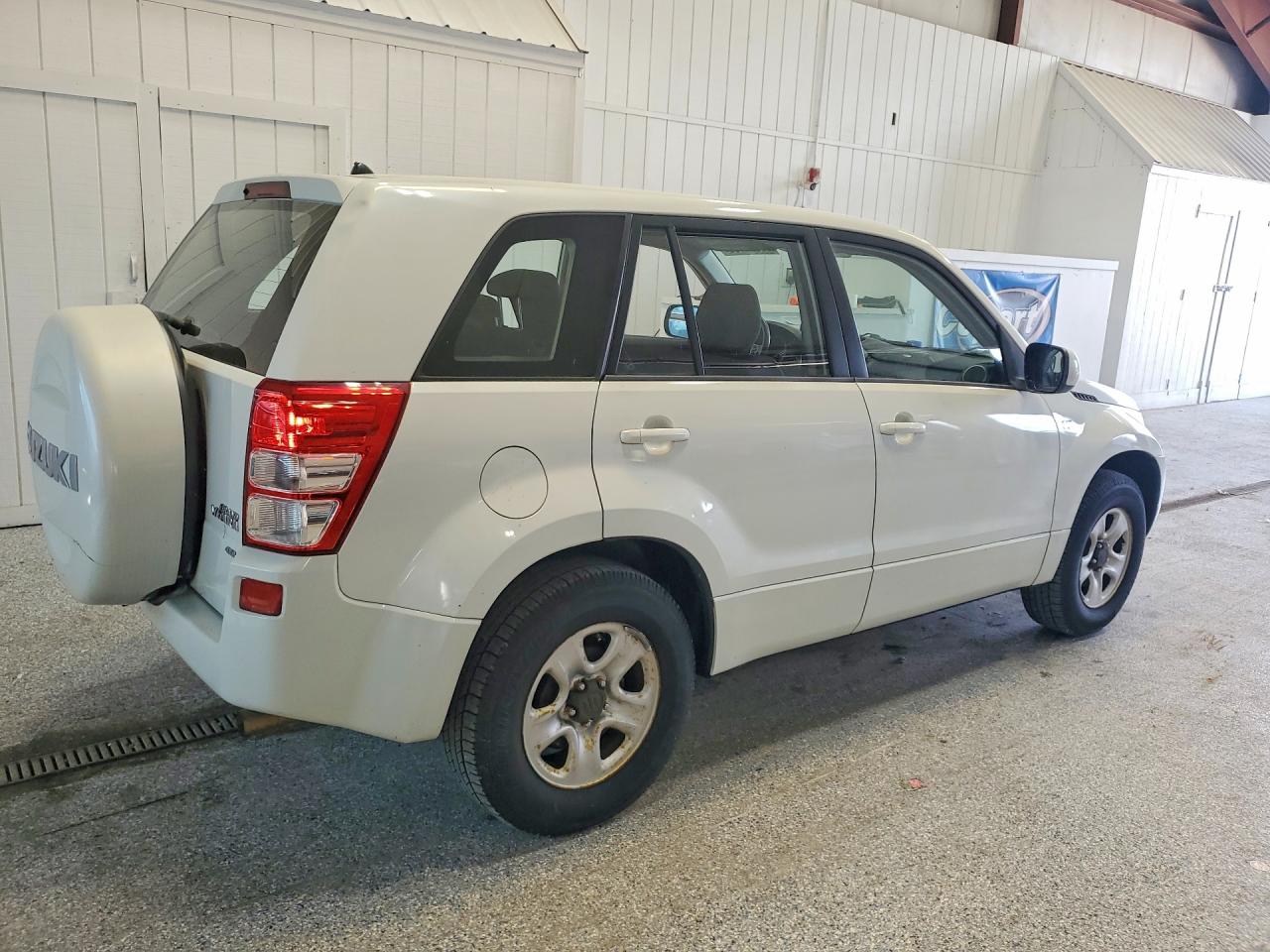 2008 Suzuki Grand Vitara White vin: JS3TD941584102585