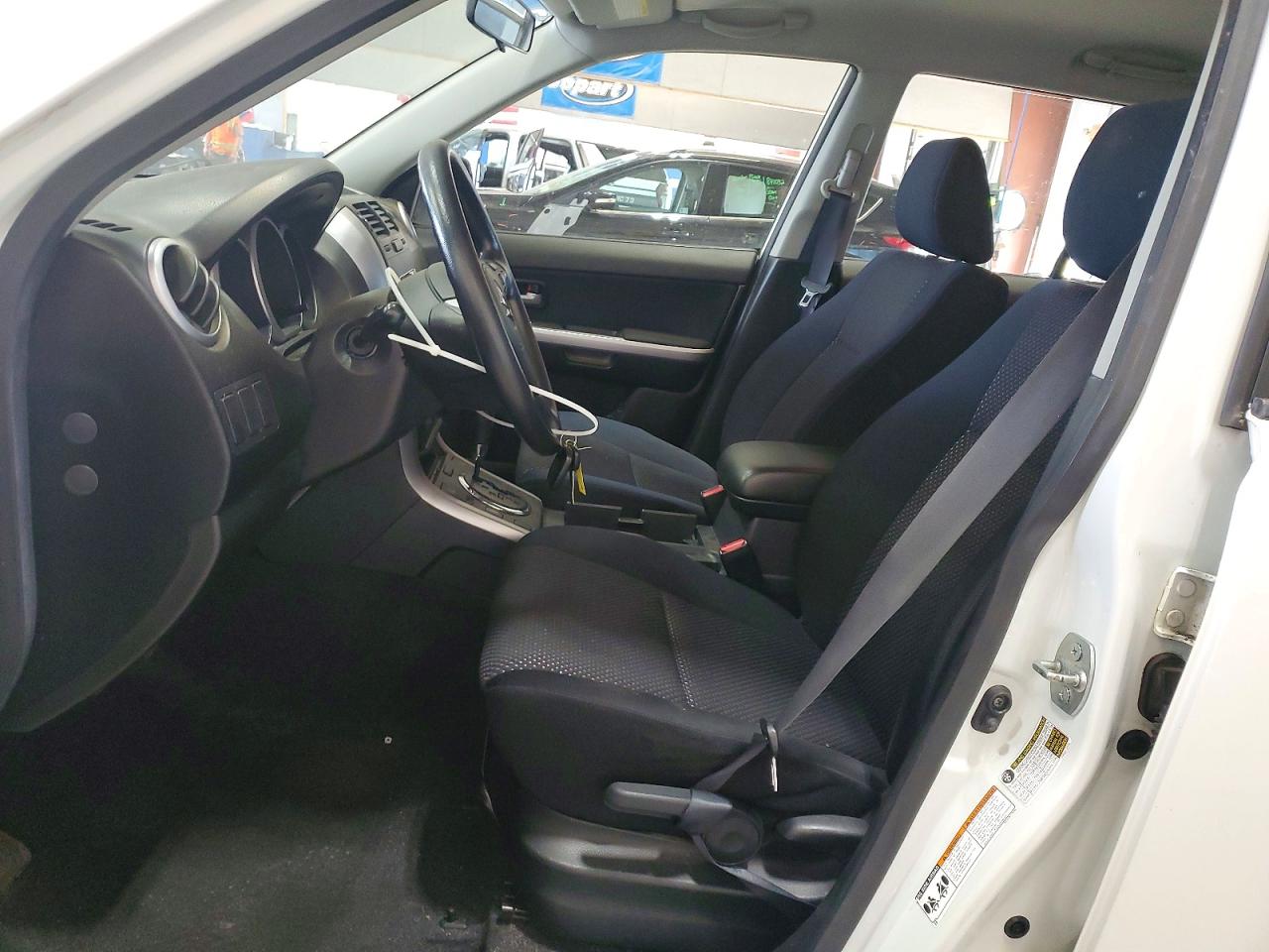 2008 Suzuki Grand Vitara White vin: JS3TD941584102585