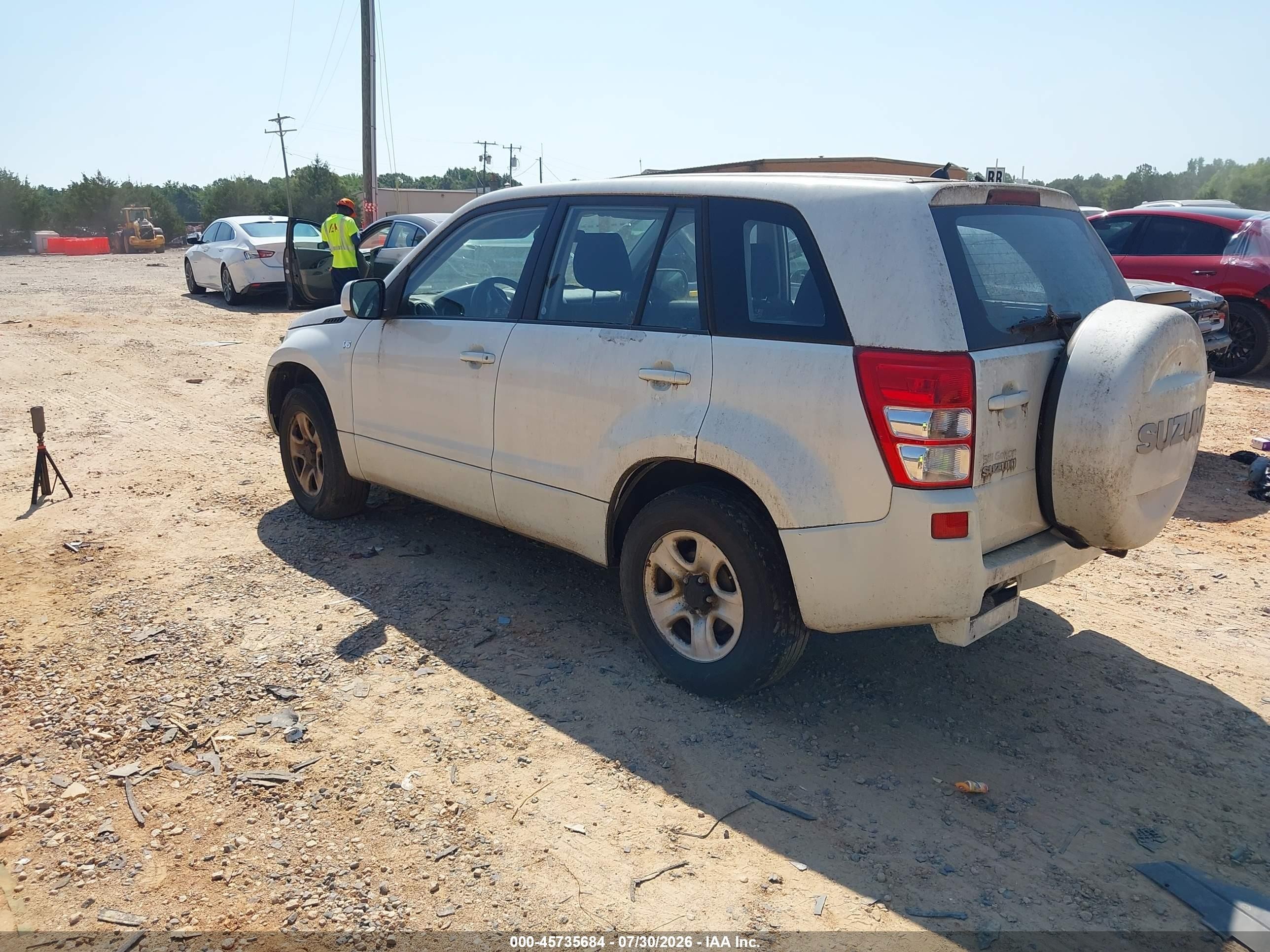 2007 Suzuki Grand Vitara   White vin: JS3TD941774200337