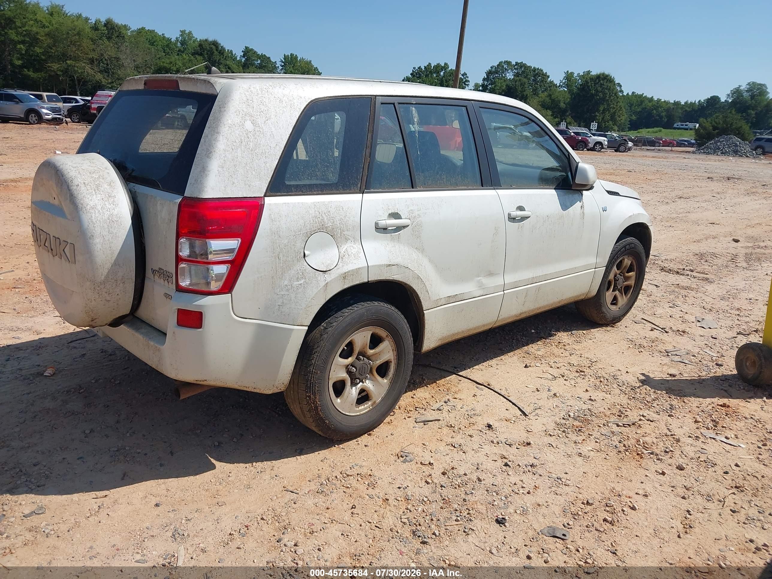 2007 Suzuki Grand Vitara   White vin: JS3TD941774200337