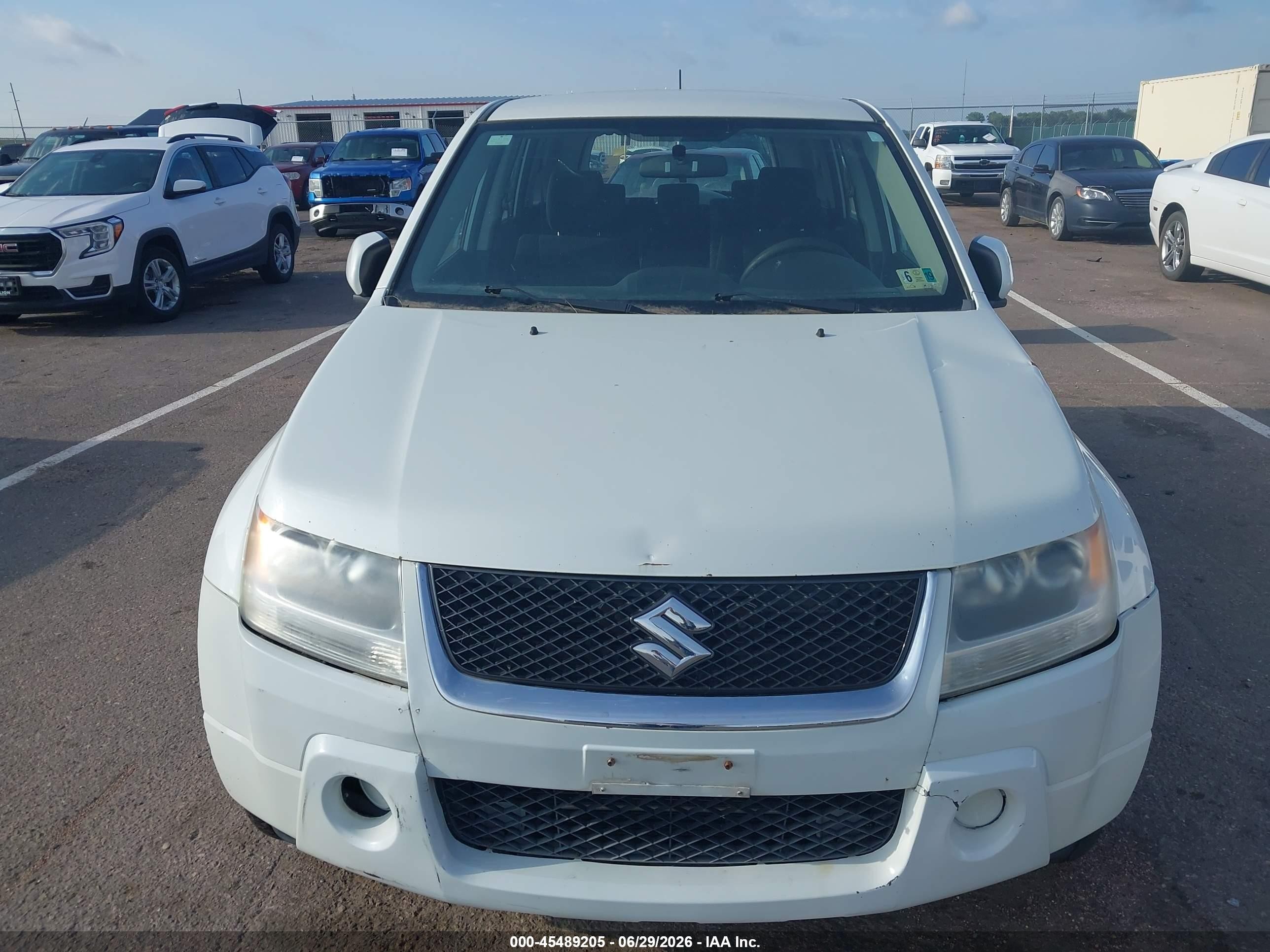 2008 Suzuki Grand Vitara Spare   Cargo Covers White vin: JS3TD941984102282