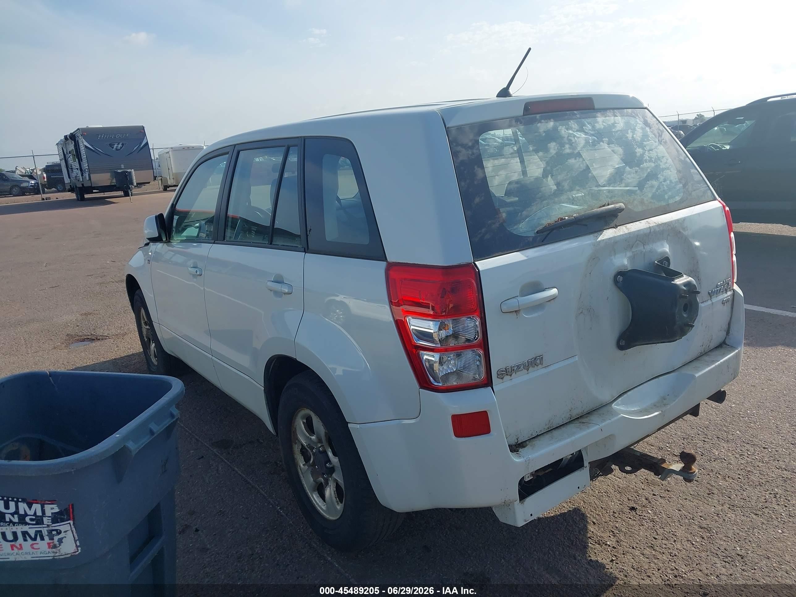 2008 Suzuki Grand Vitara Spare   Cargo Covers White vin: JS3TD941984102282