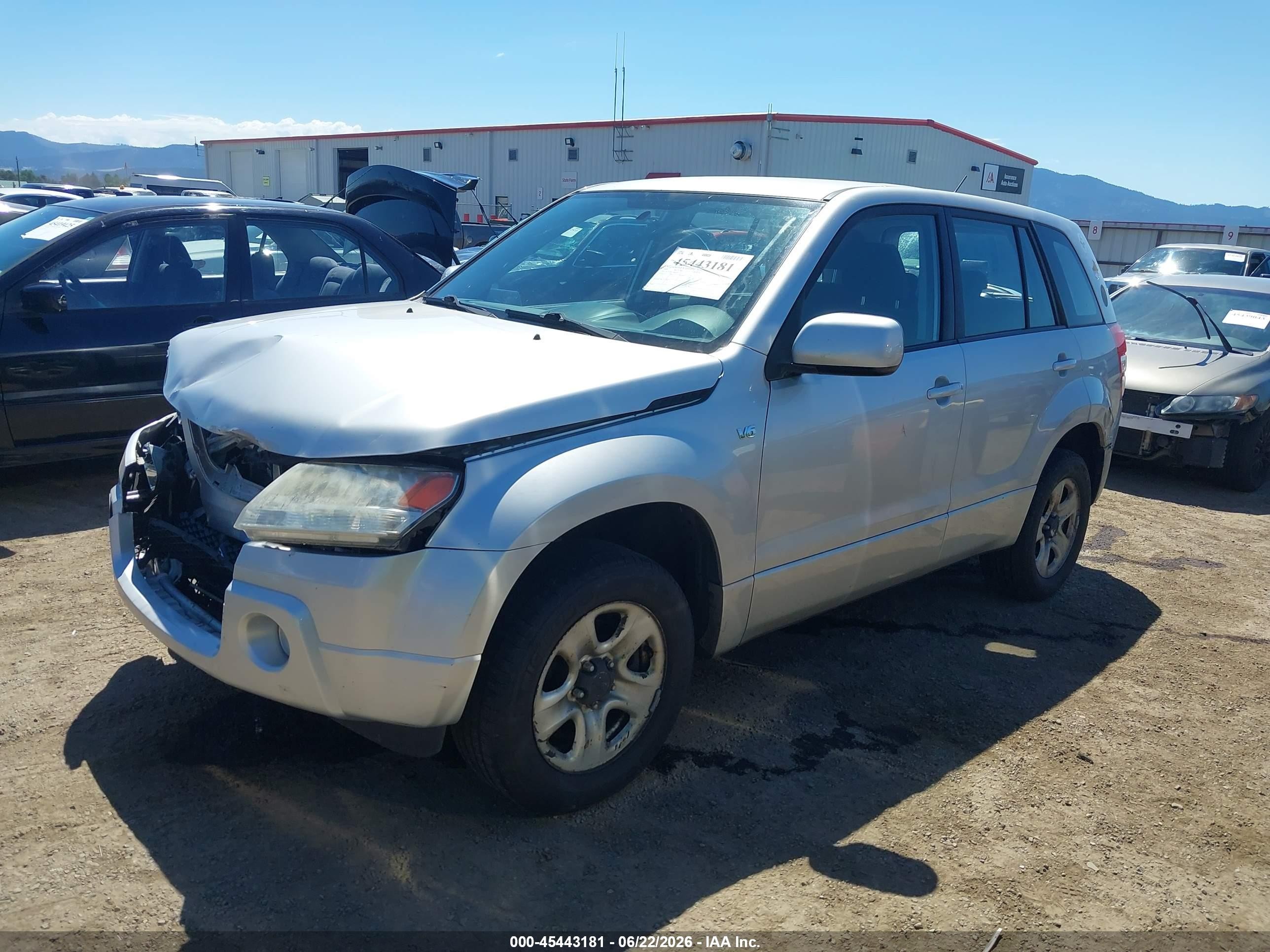 2008 Suzuki Grand Vitara Spare   Cargo Covers Silver vin: JS3TD941X84102775