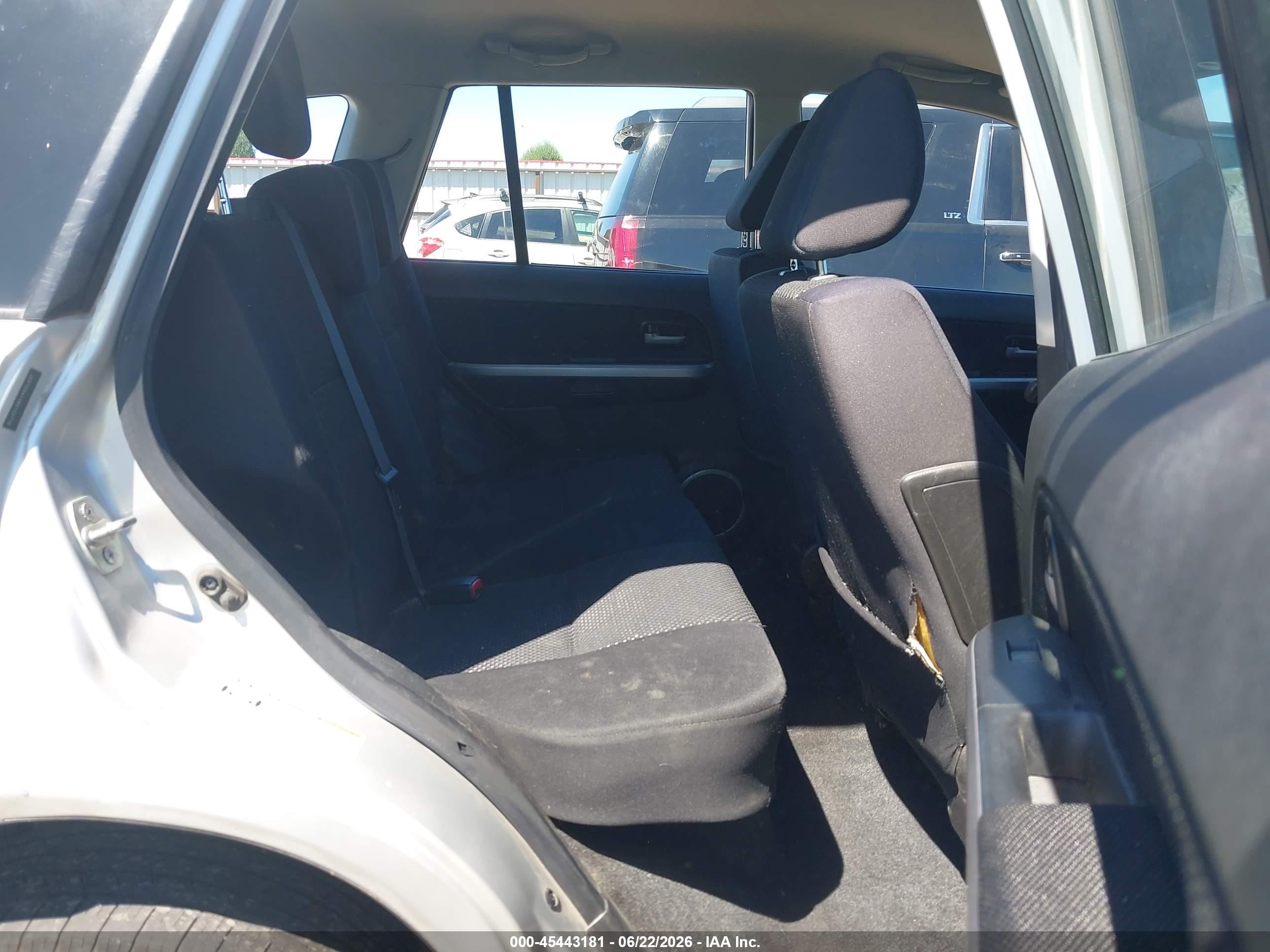 2008 Suzuki Grand Vitara Spare   Cargo Covers Silver vin: JS3TD941X84102775
