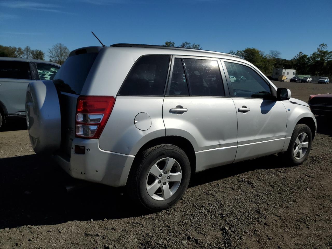 2006 Suzuki Grand Vitara Premium Silver vin: JS3TD943064100953