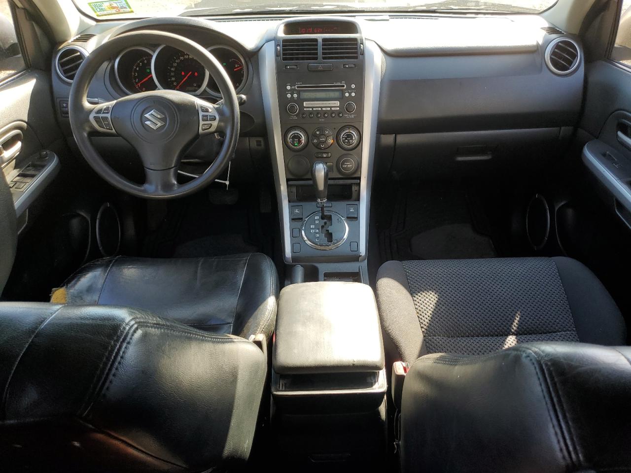 2006 Suzuki Grand Vitara Premium Silver vin: JS3TD943064100953