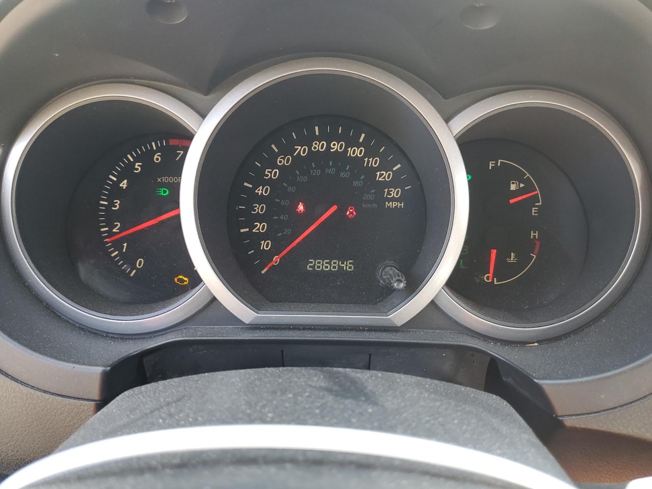 2006 Suzuki Grand Vitara Premium Silver vin: JS3TD943064100953