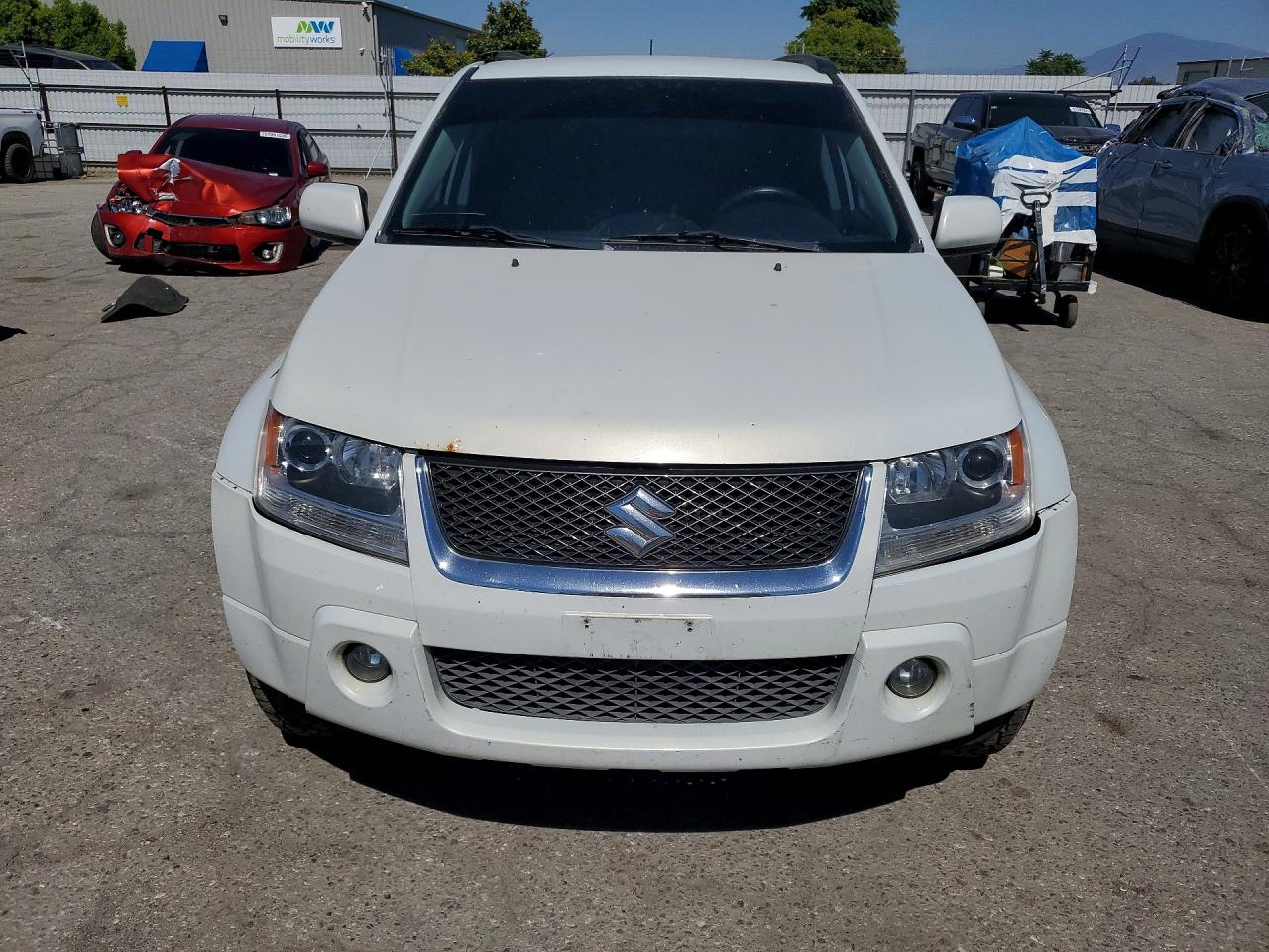 2006 Suzuki Grand Vitara Premium White vin: JS3TD943264101294