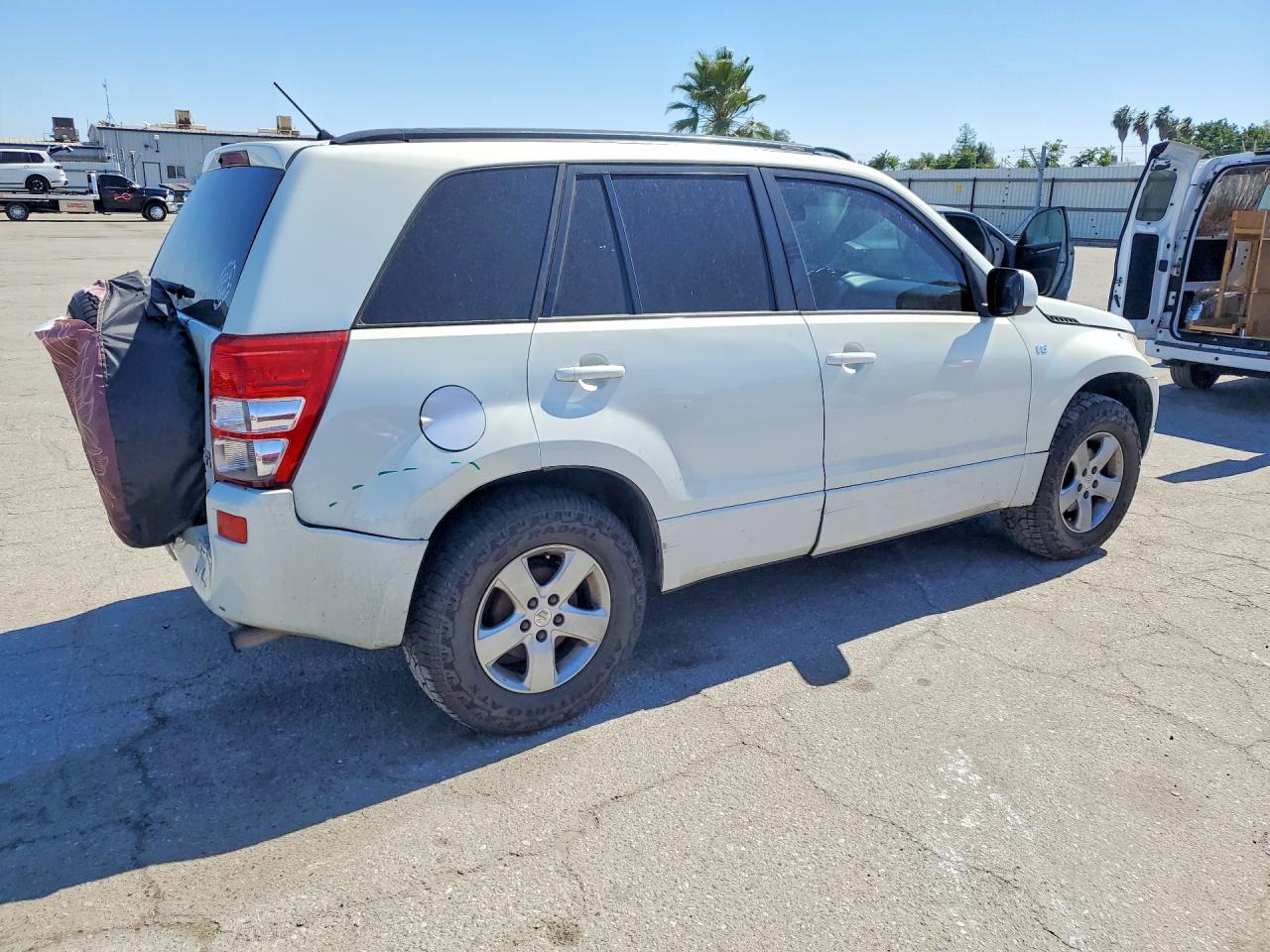 2006 Suzuki Grand Vitara Premium White vin: JS3TD943264101294