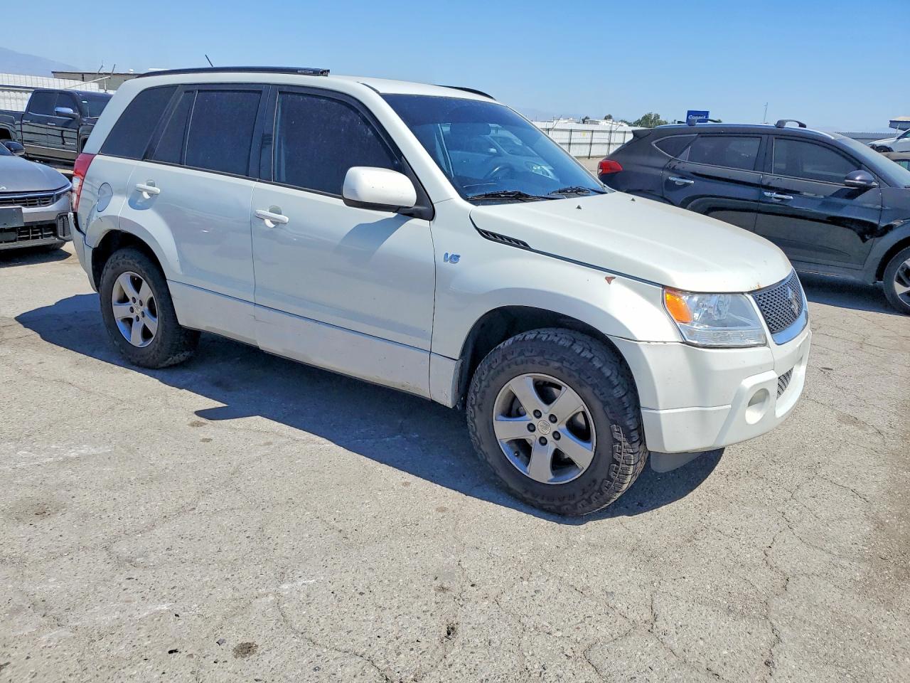 2006 Suzuki Grand Vitara Premium White vin: JS3TD943264101294