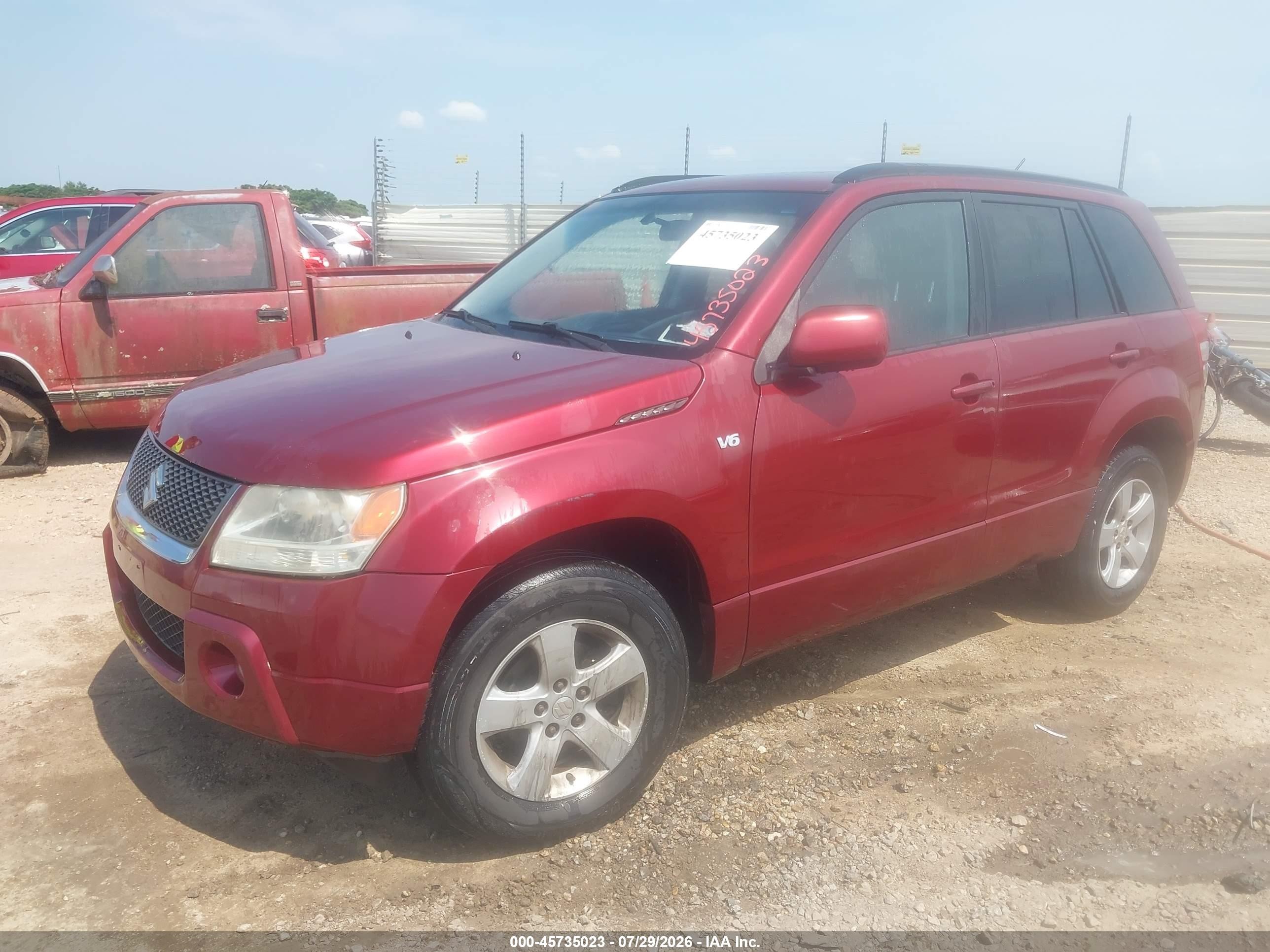 2006 Suzuki Grand Vitara Premium Burgundy vin: JS3TD943364101157