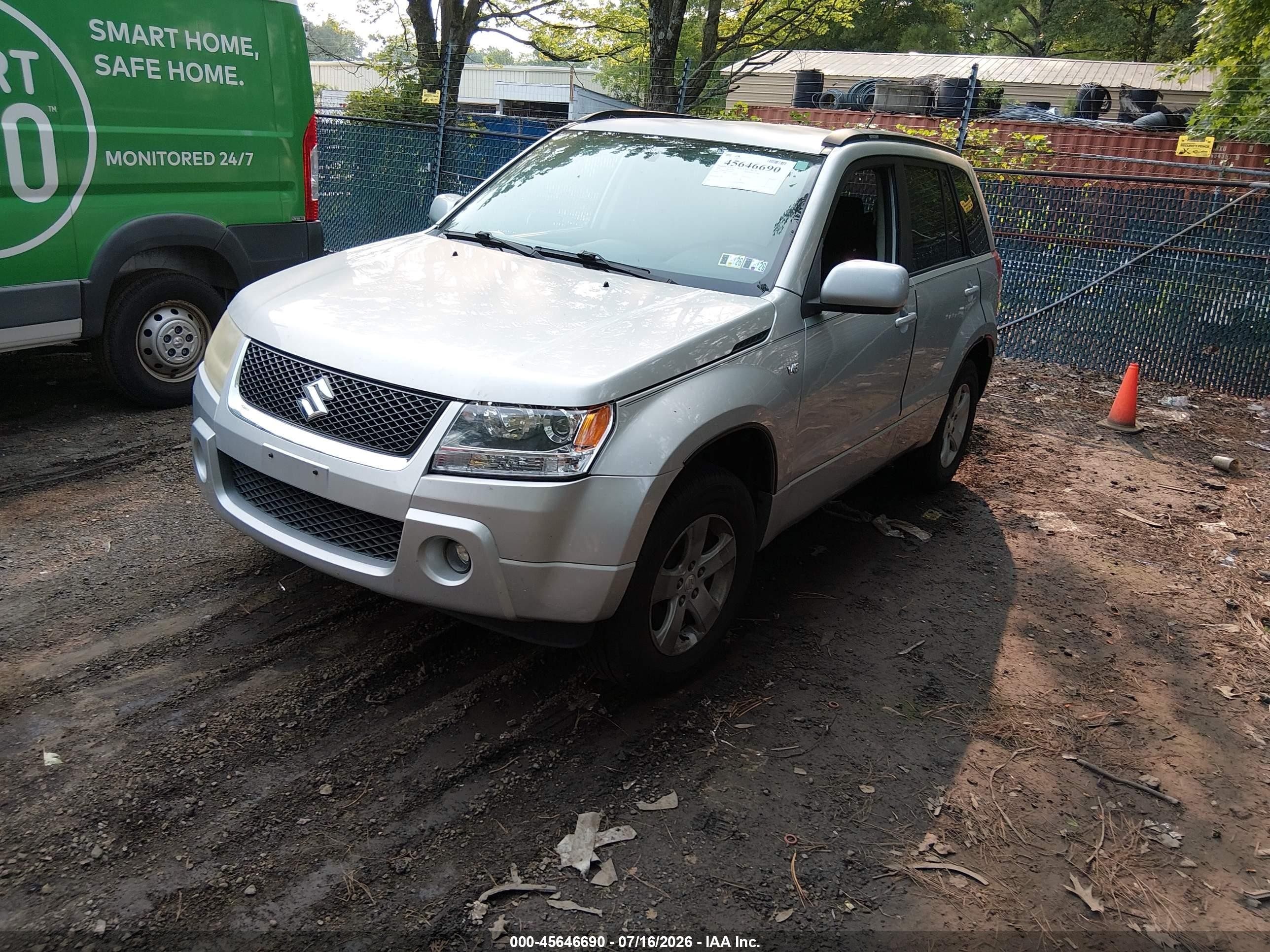2006 Suzuki Grand Vitara Premium Silver vin: JS3TD943564103301