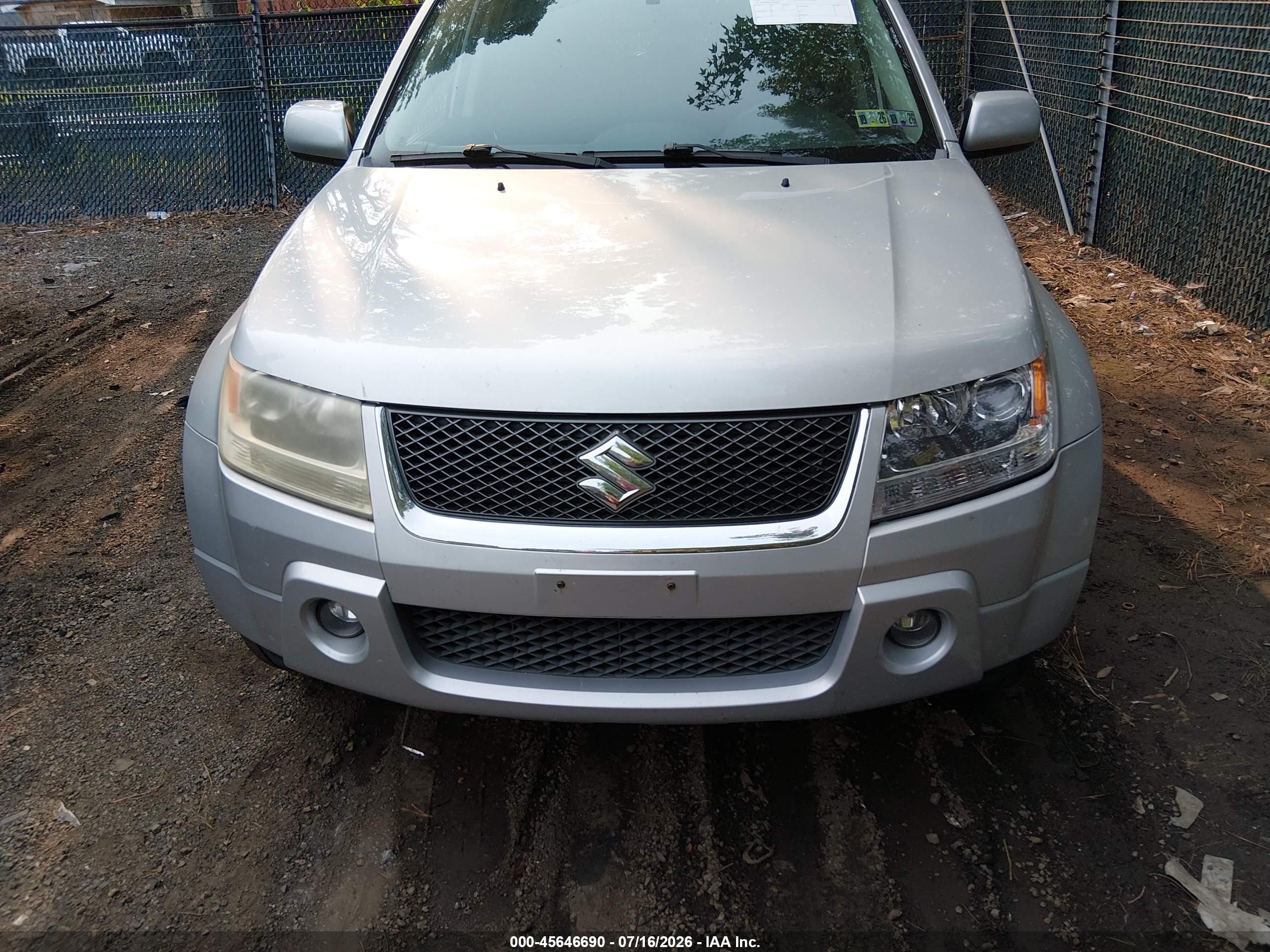 2006 Suzuki Grand Vitara Premium Silver vin: JS3TD943564103301