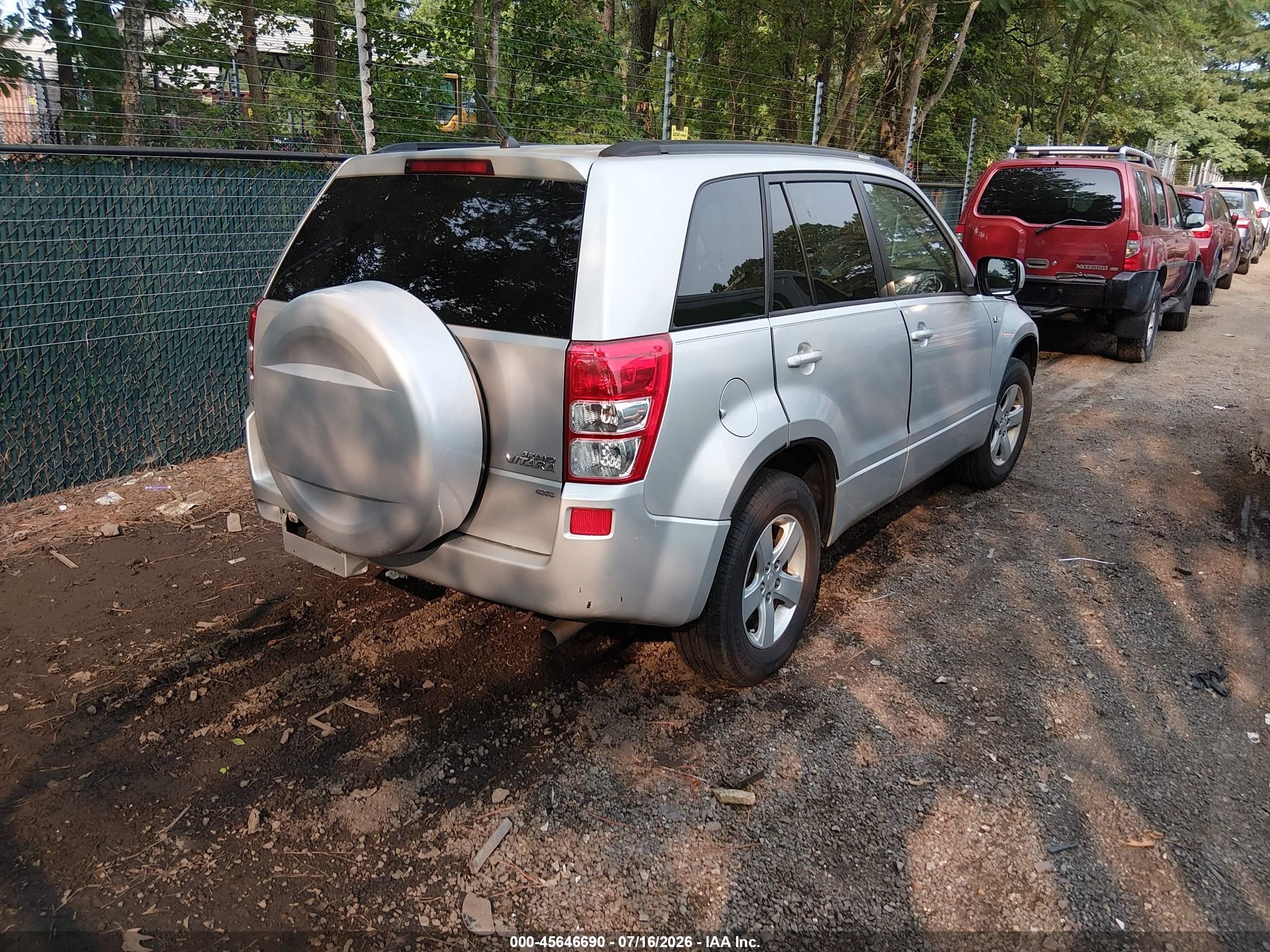 2006 Suzuki Grand Vitara Premium Silver vin: JS3TD943564103301