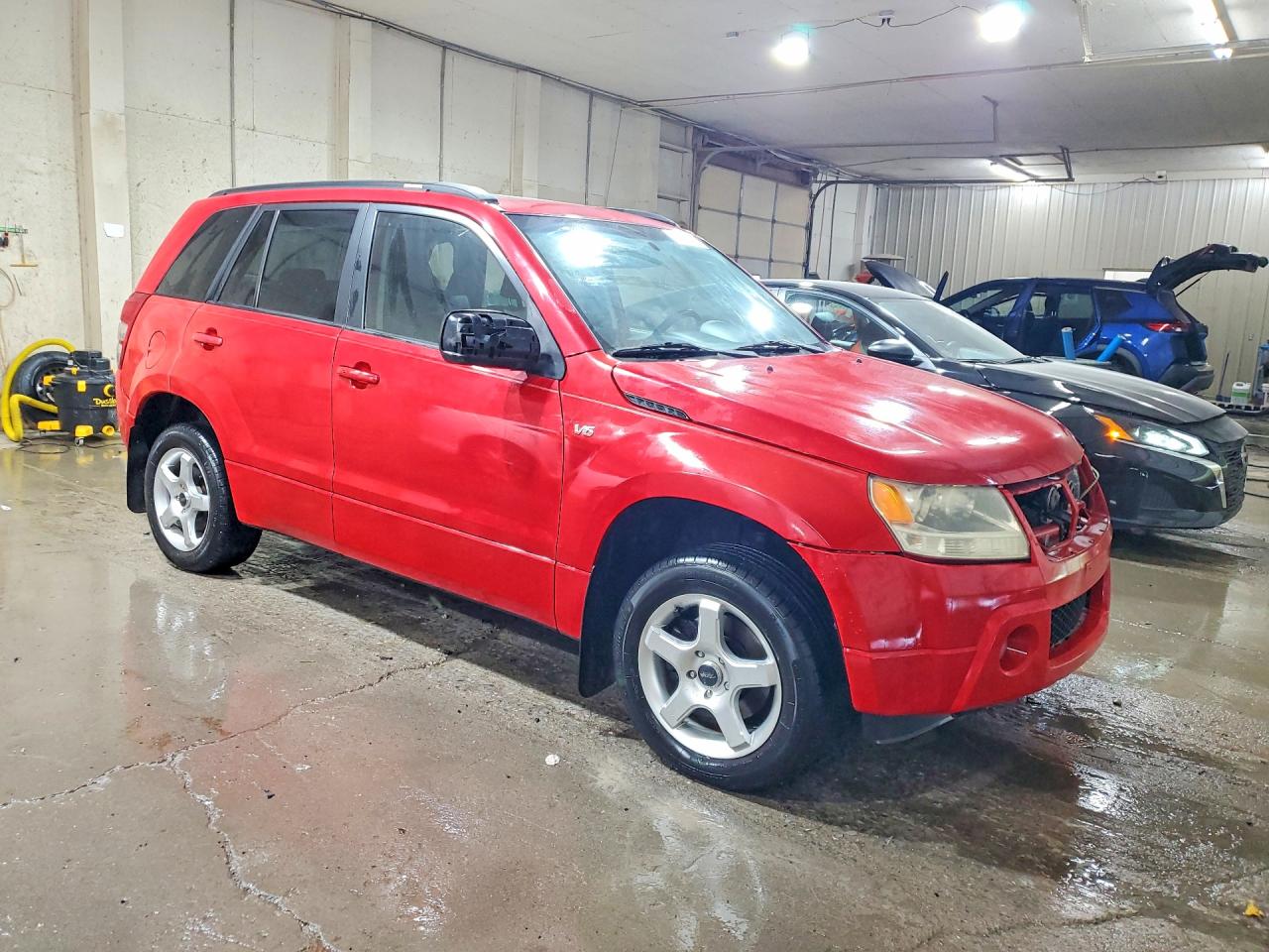 2006 Suzuki Grand Vitara Luxury Red vin: JS3TD947364103929