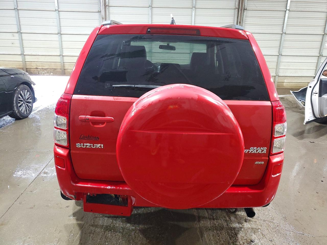 2006 Suzuki Grand Vitara Luxury Red vin: JS3TD947364103929