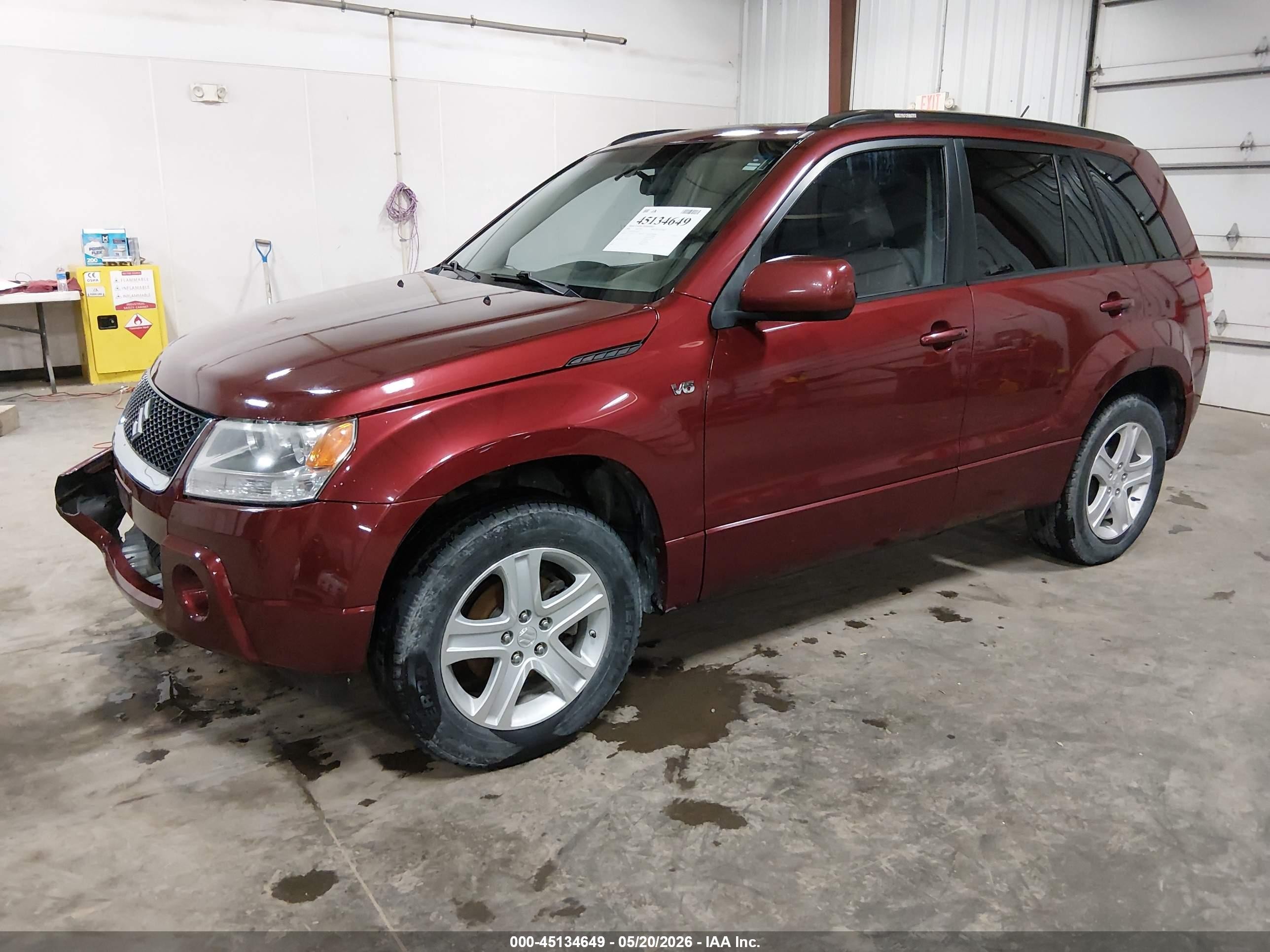 2008 Suzuki Grand Vitara Luxury Red vin: JS3TD947384102346