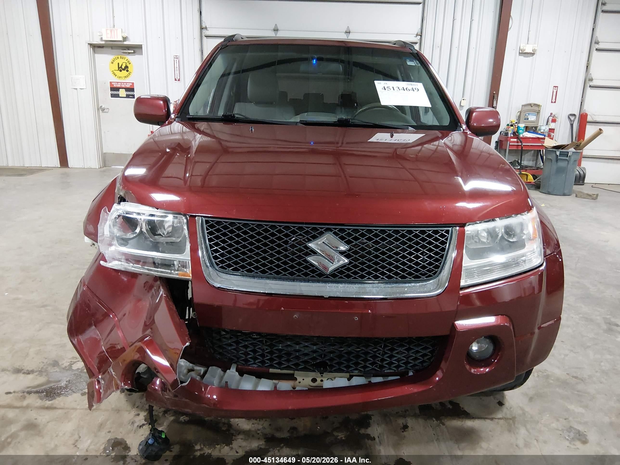 2008 Suzuki Grand Vitara Luxury Red vin: JS3TD947384102346