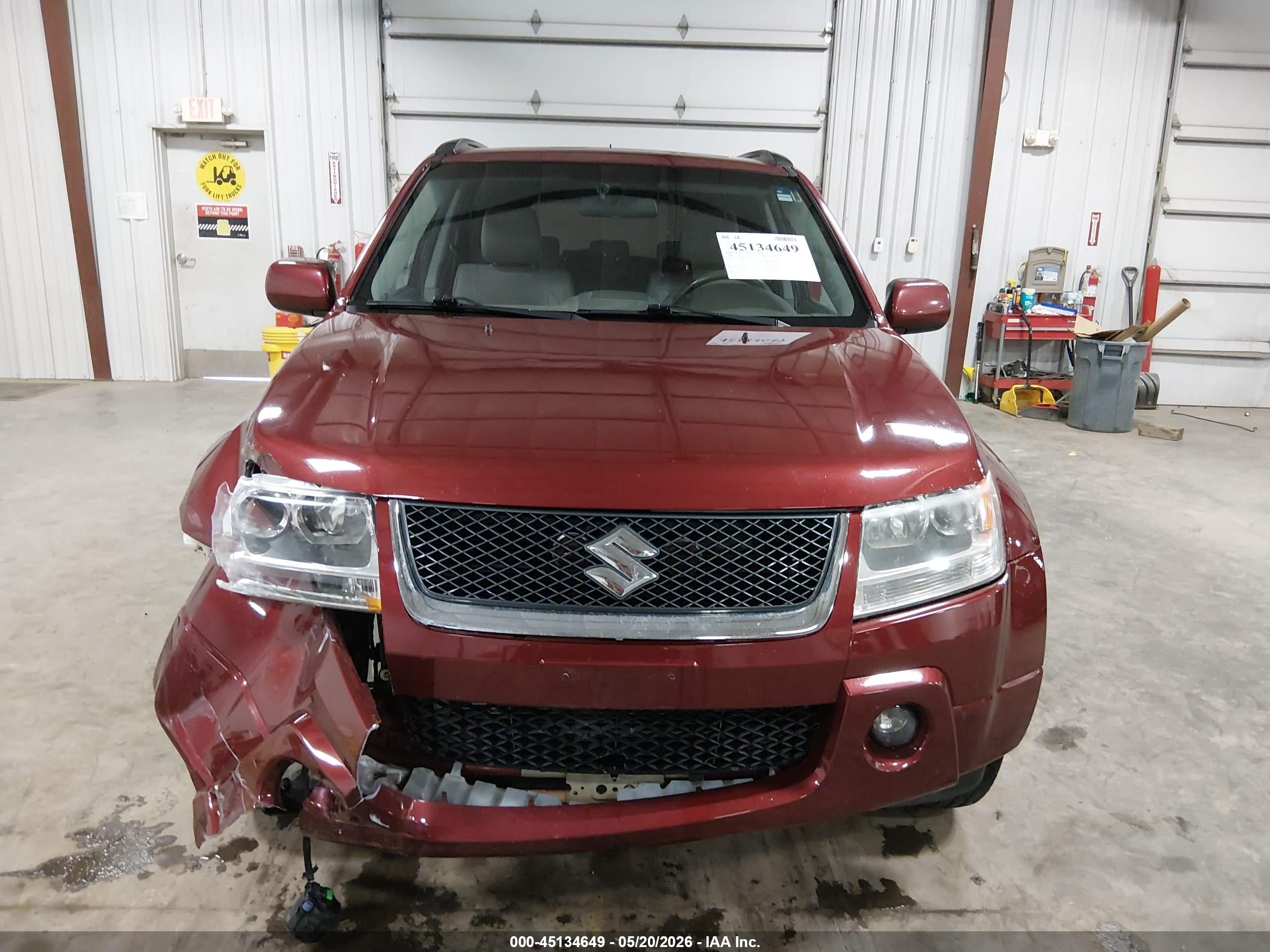 2008 Suzuki Grand Vitara Luxury Red vin: JS3TD947384102346