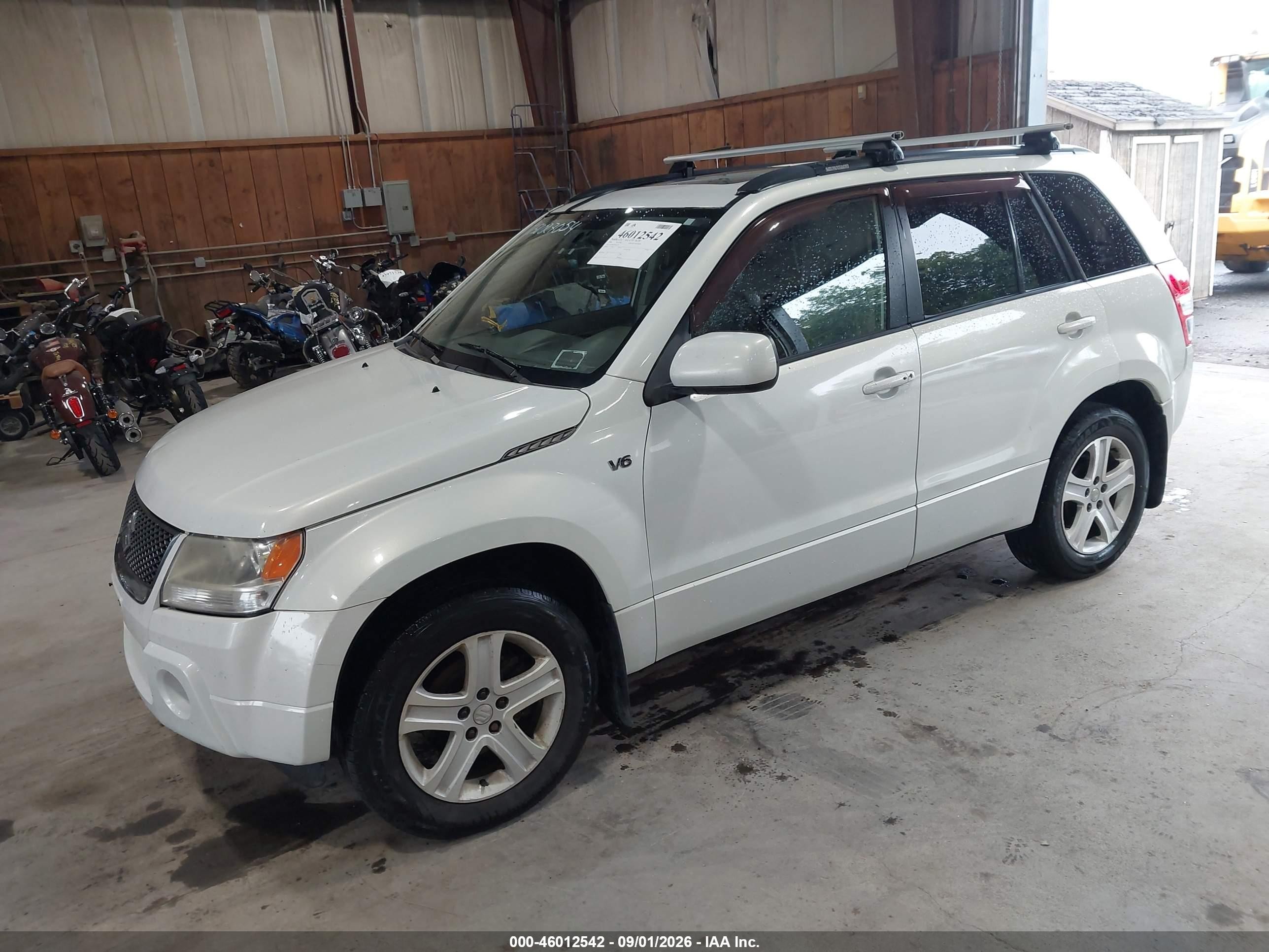 2006 Suzuki Grand Vitara Luxury White vin: JS3TD947564100725