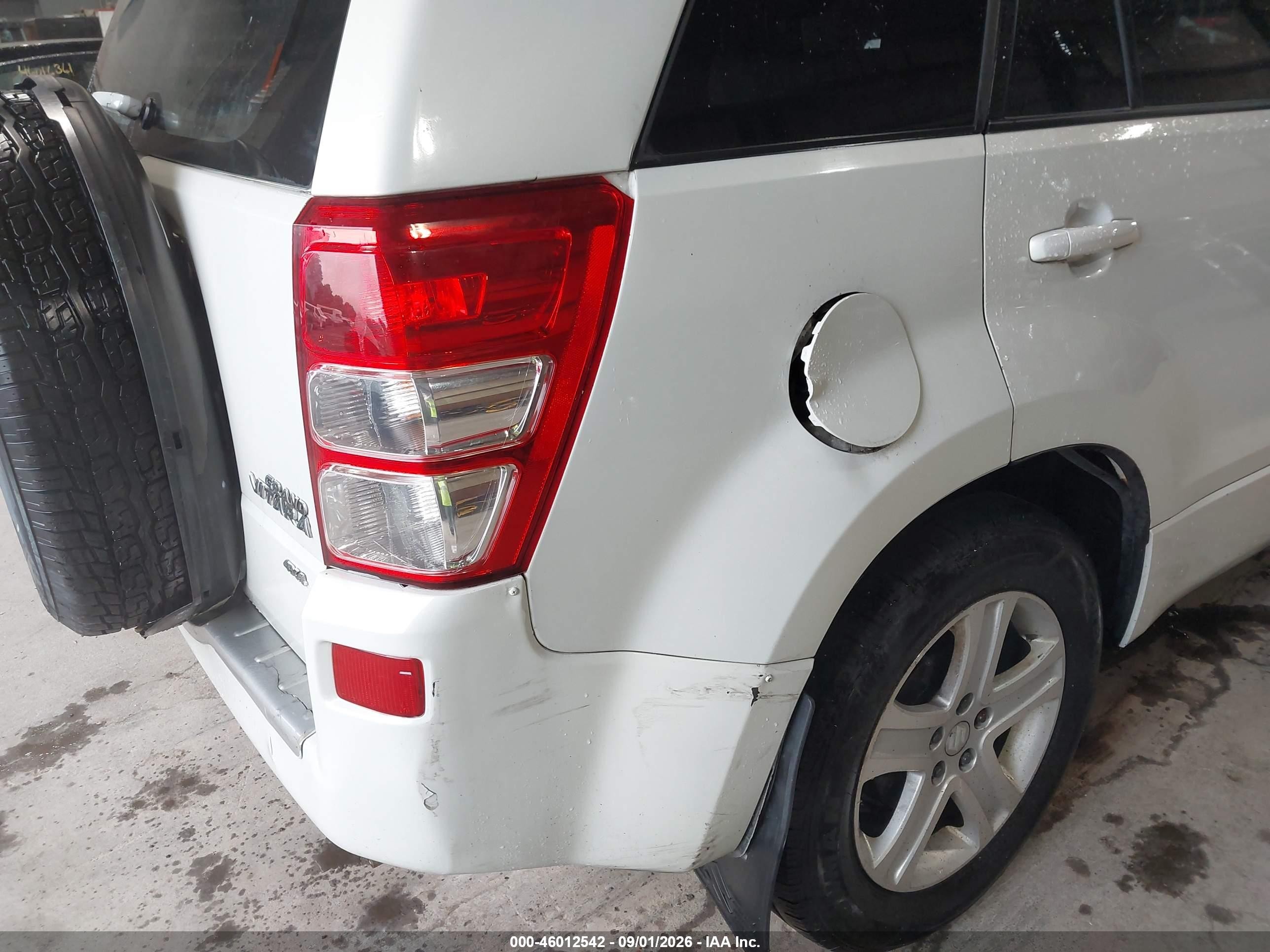 2006 Suzuki Grand Vitara Luxury White vin: JS3TD947564100725