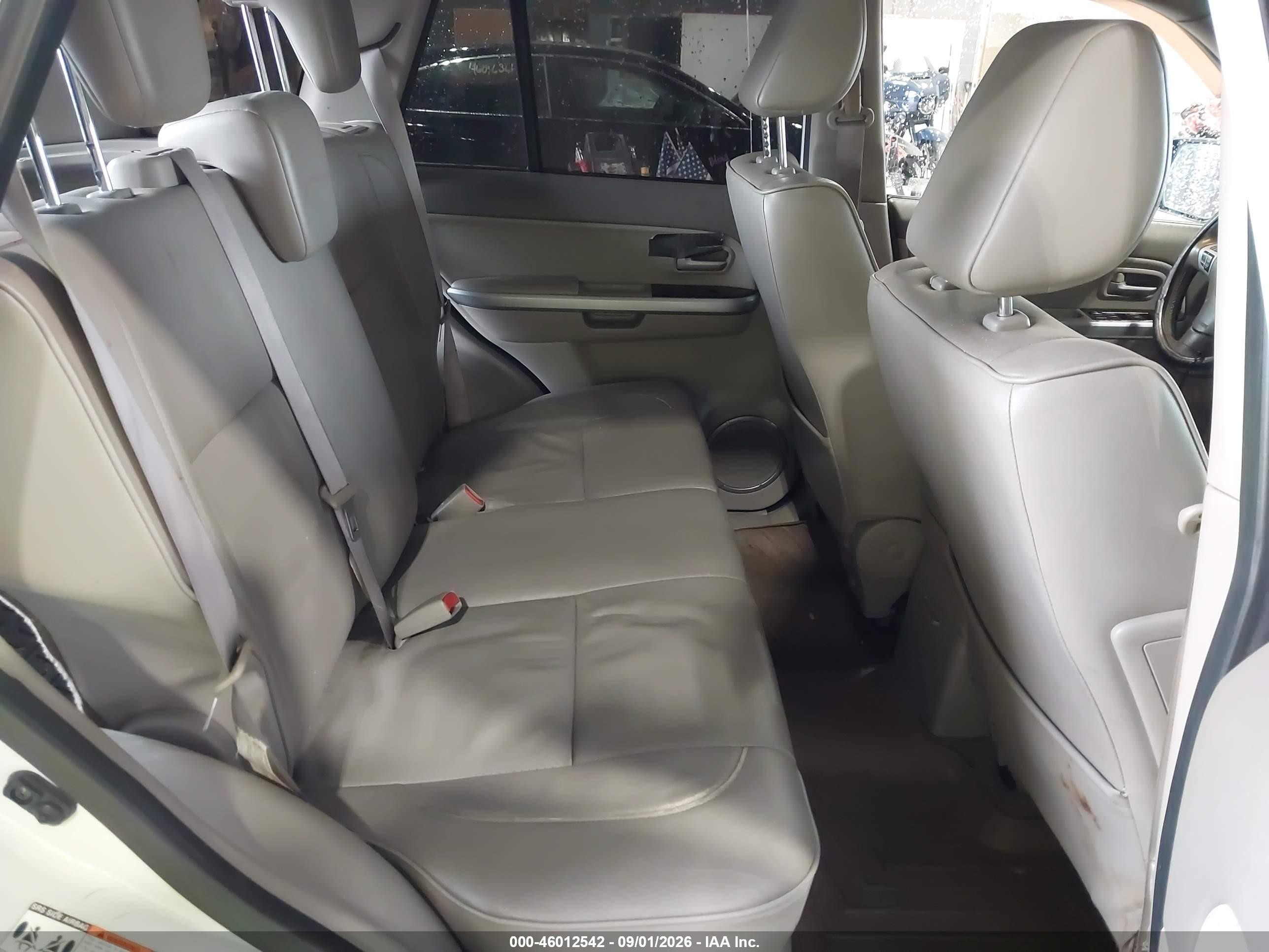 2006 Suzuki Grand Vitara Luxury White vin: JS3TD947564100725