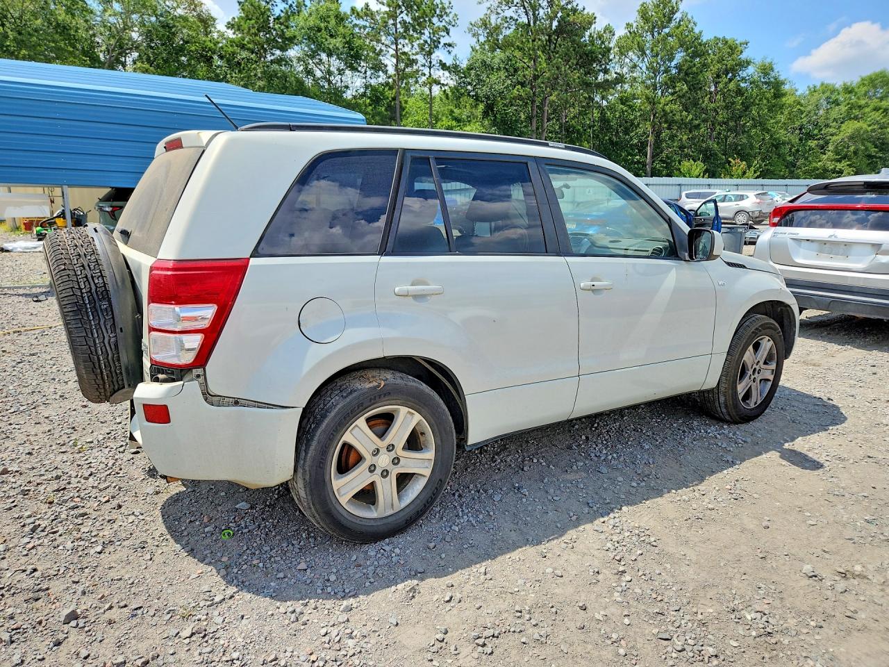 2006 Suzuki Grand Vitara Luxury White vin: JS3TD947564102572
