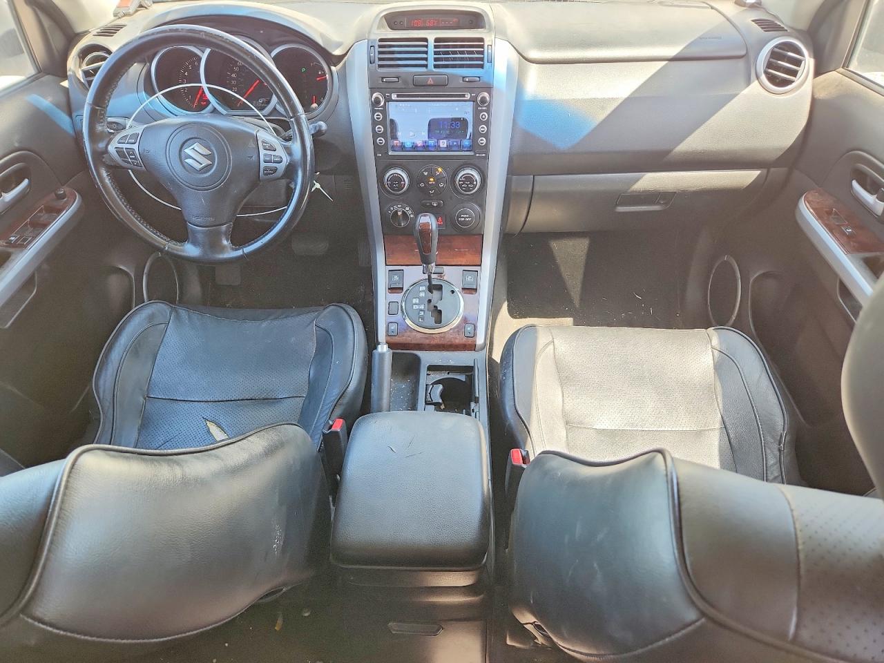 2006 Suzuki Grand Vitara Luxury Silver vin: JS3TD947664104167
