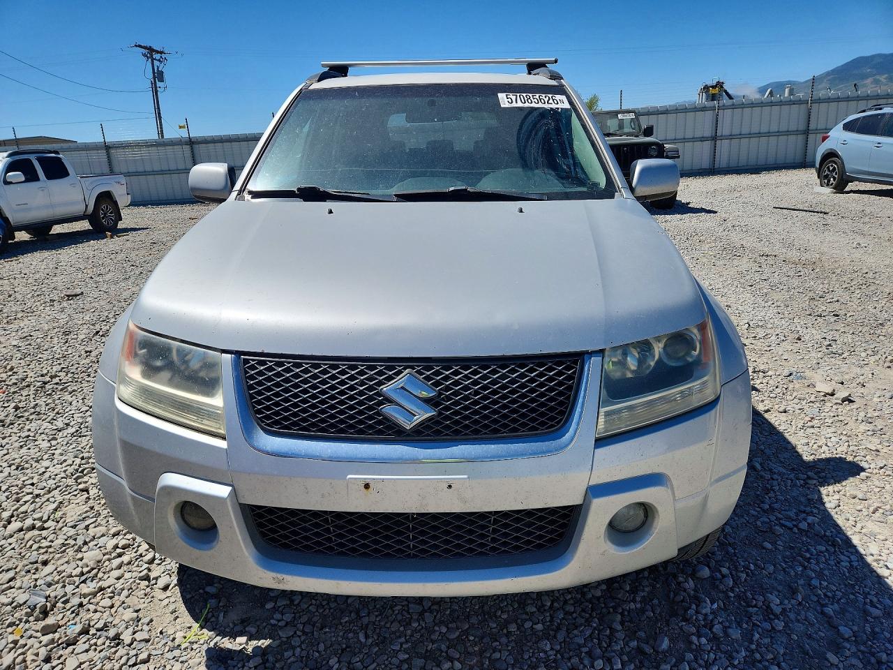 2006 Suzuki Grand Vitara Luxury Silver vin: JS3TD947664104167