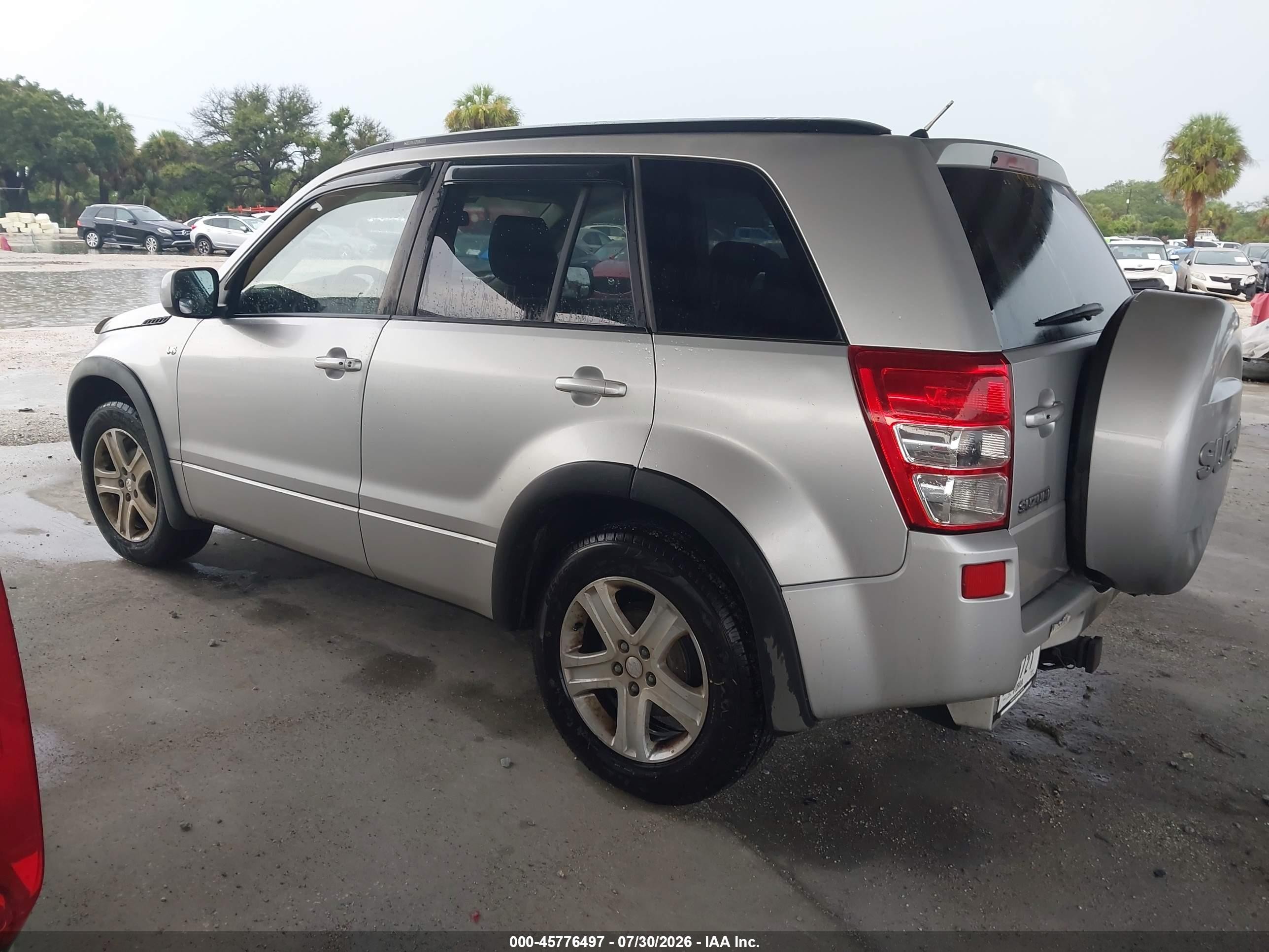 2006 Suzuki Grand Vitara Luxury Silver vin: JS3TD947864105840
