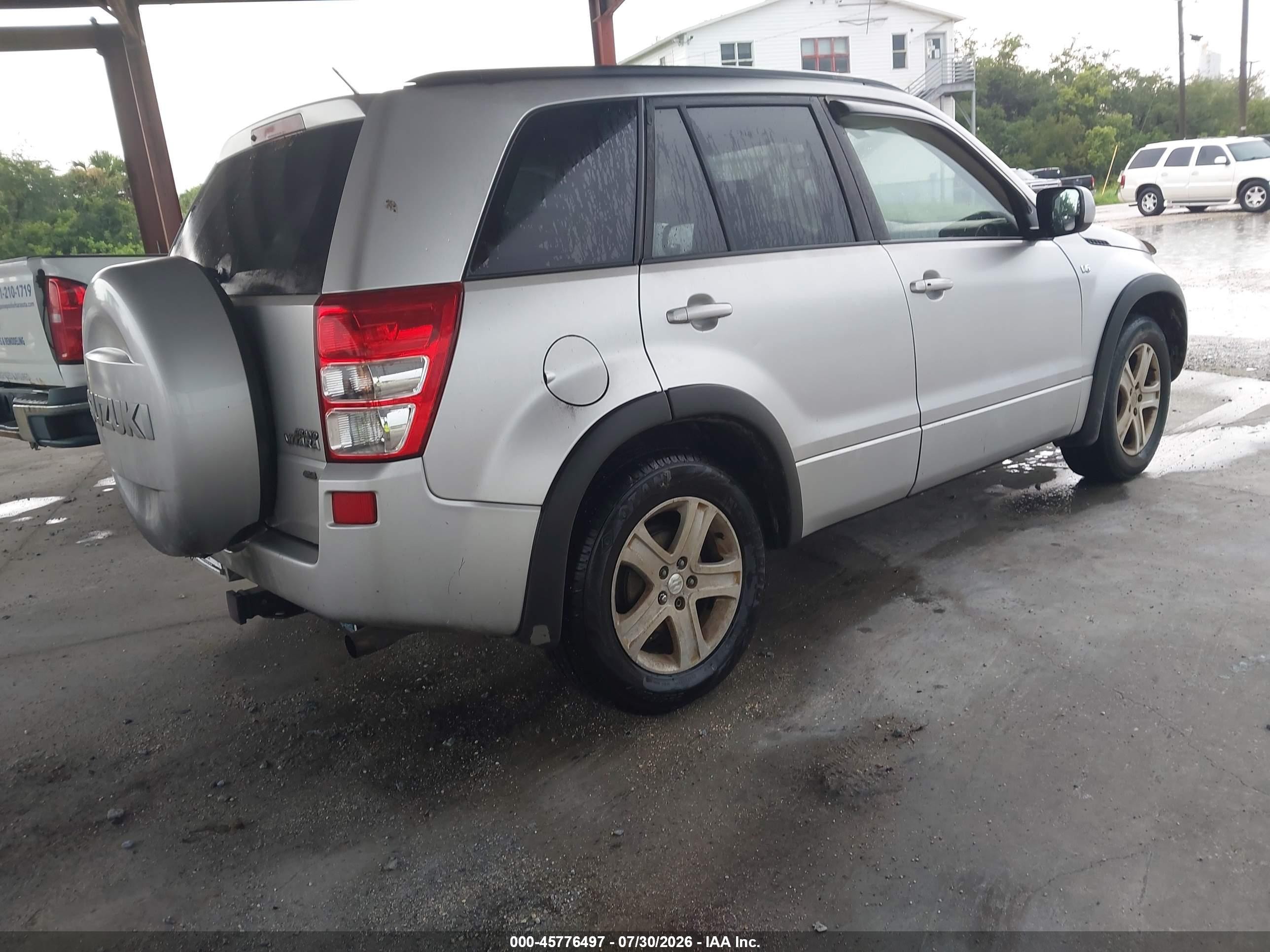 2006 Suzuki Grand Vitara Luxury Silver vin: JS3TD947864105840