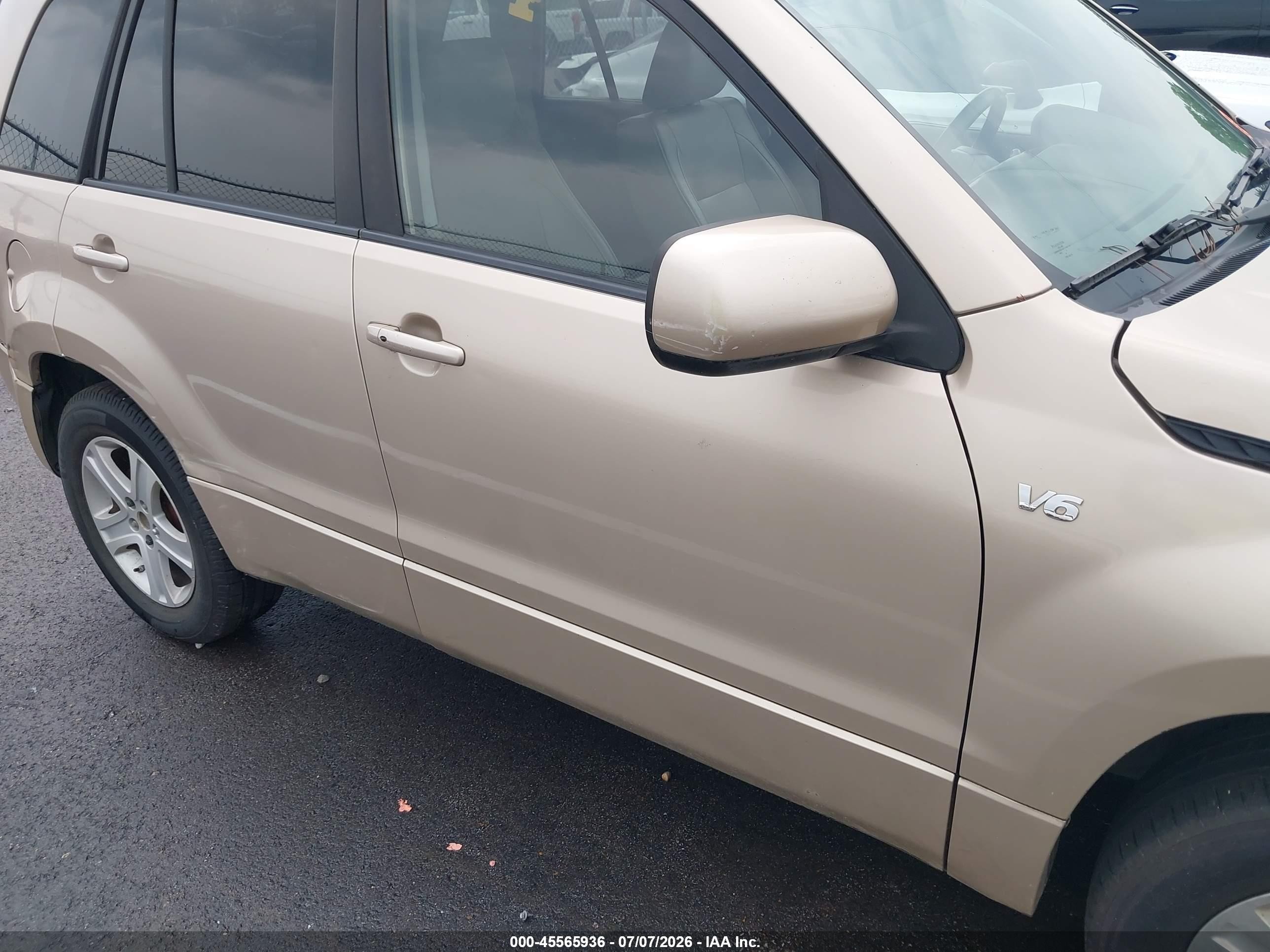 2007 Suzuki Grand Vitara Luxury Gold vin: JS3TD947974201302