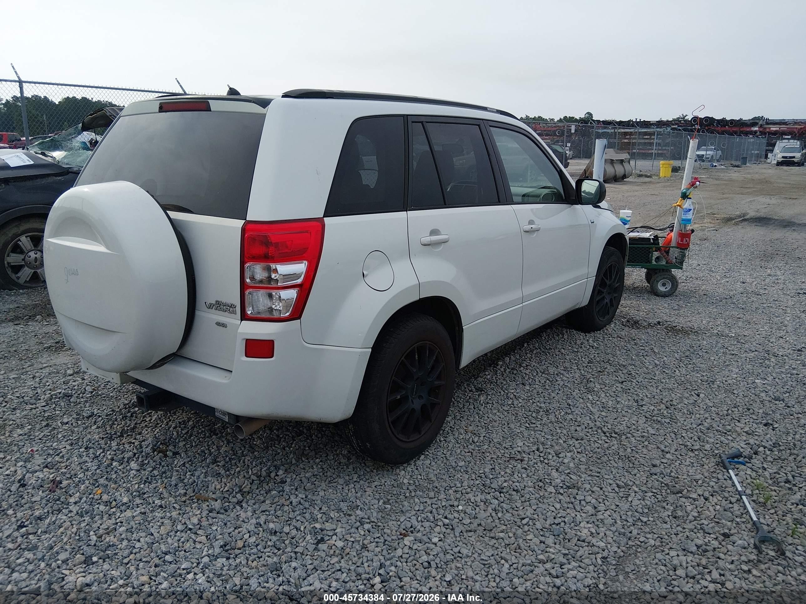 2006 Suzuki Grand Vitara Luxury White vin: JS3TD947X64103720