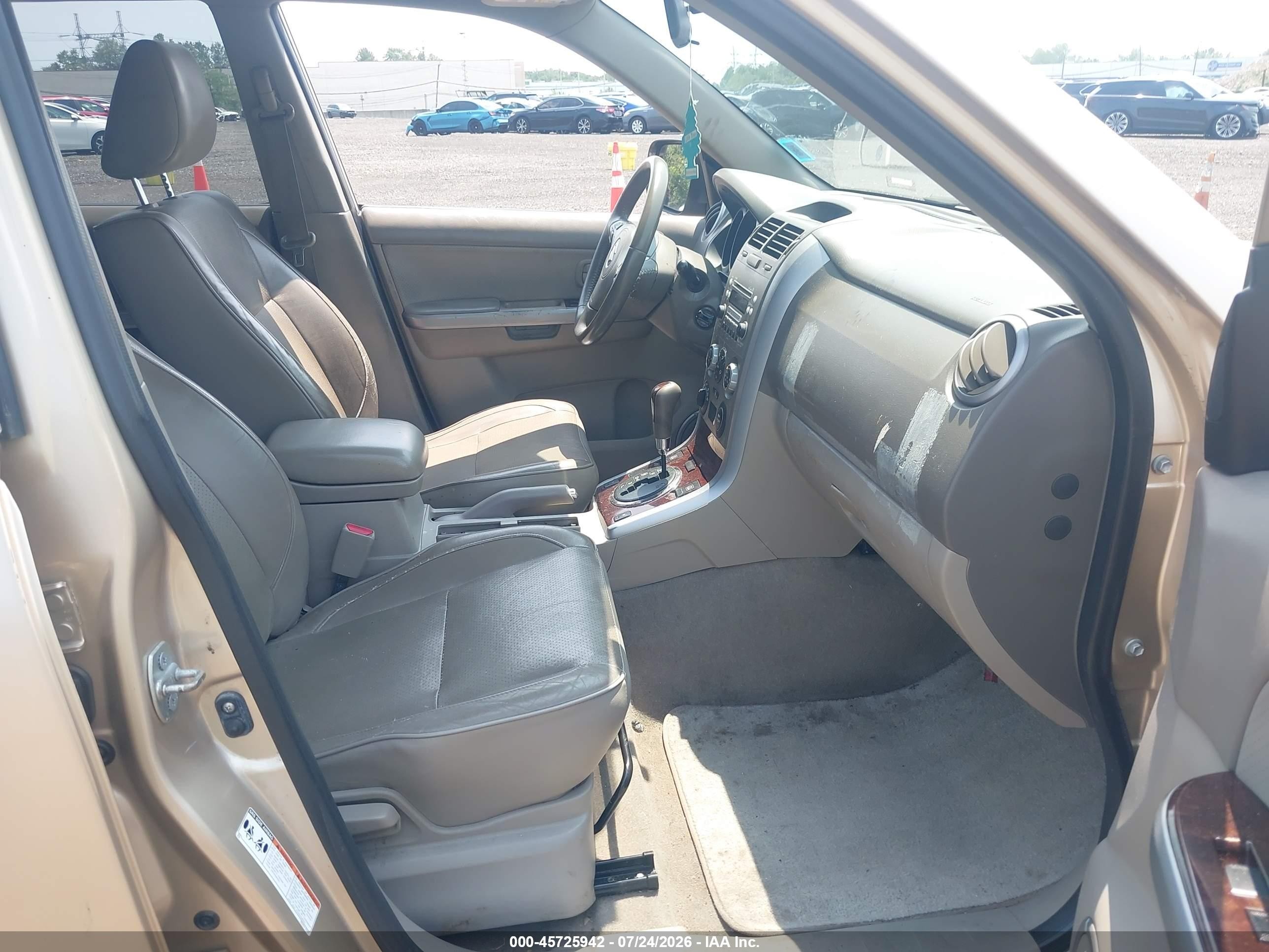 2006 Suzuki Grand Vitara Luxury Gold vin: JS3TD947X64106598