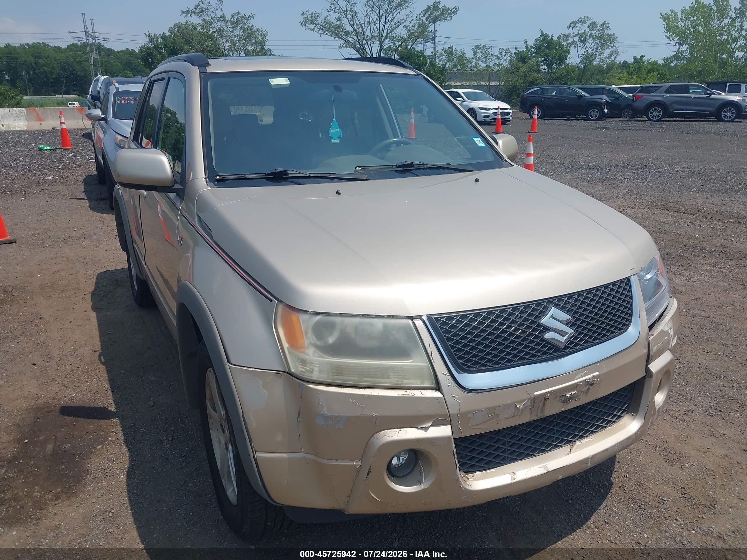 2006 Suzuki Grand Vitara Luxury Gold vin: JS3TD947X64106598