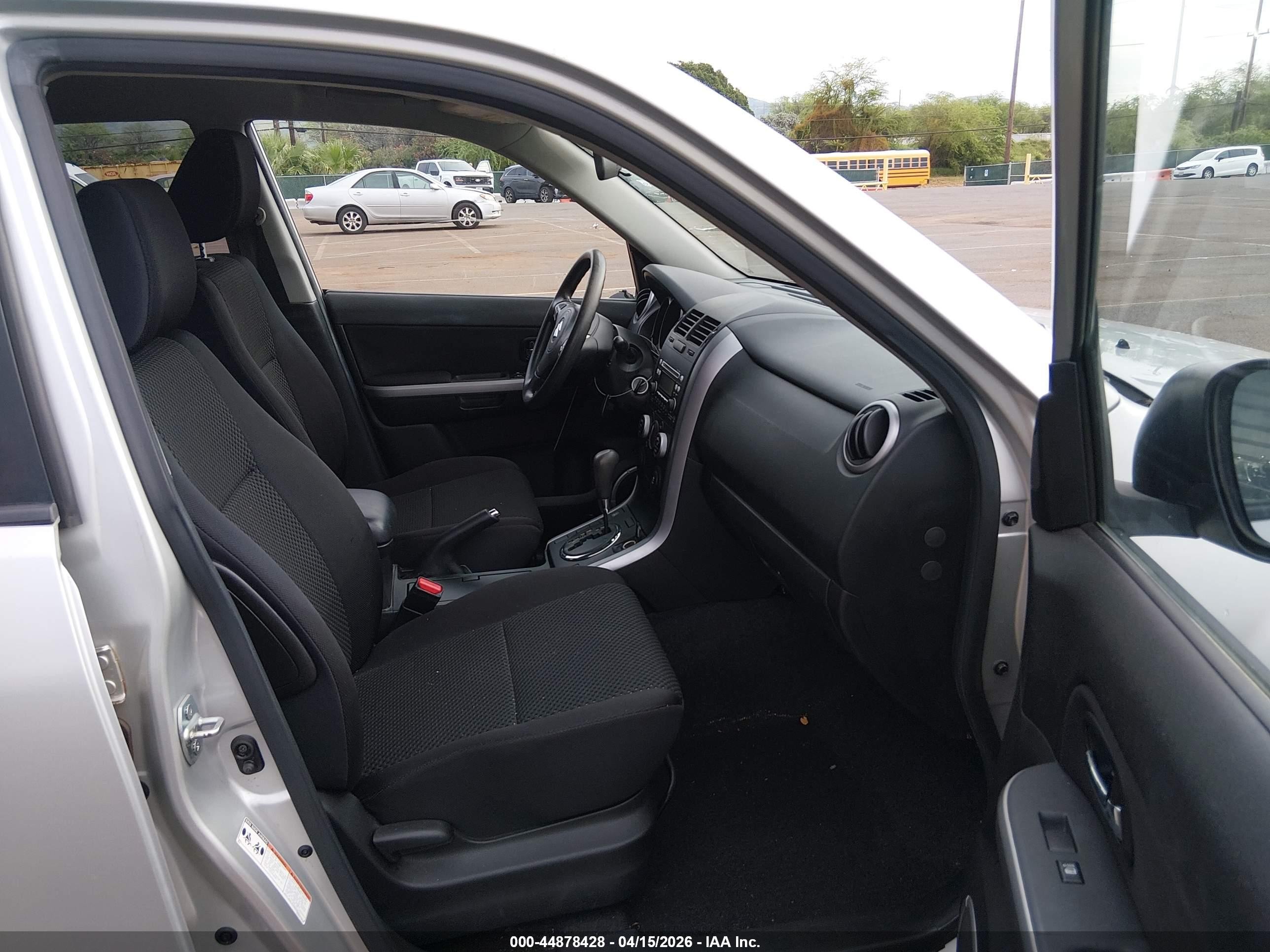 2012 Suzuki Grand Vitara Premium Silver vin: JS3TE0D20C4100303