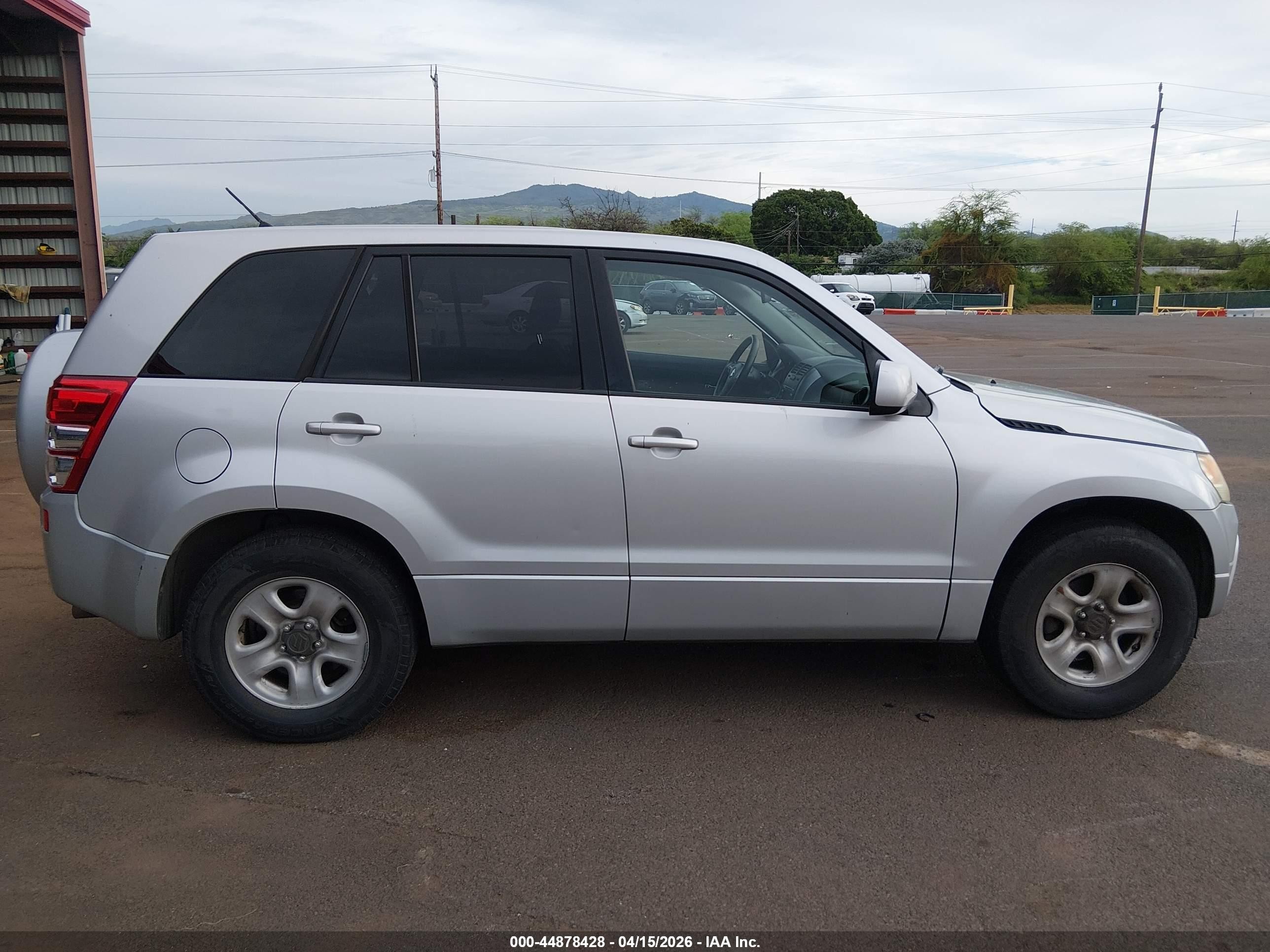 2012 Suzuki Grand Vitara Premium Silver vin: JS3TE0D20C4100303