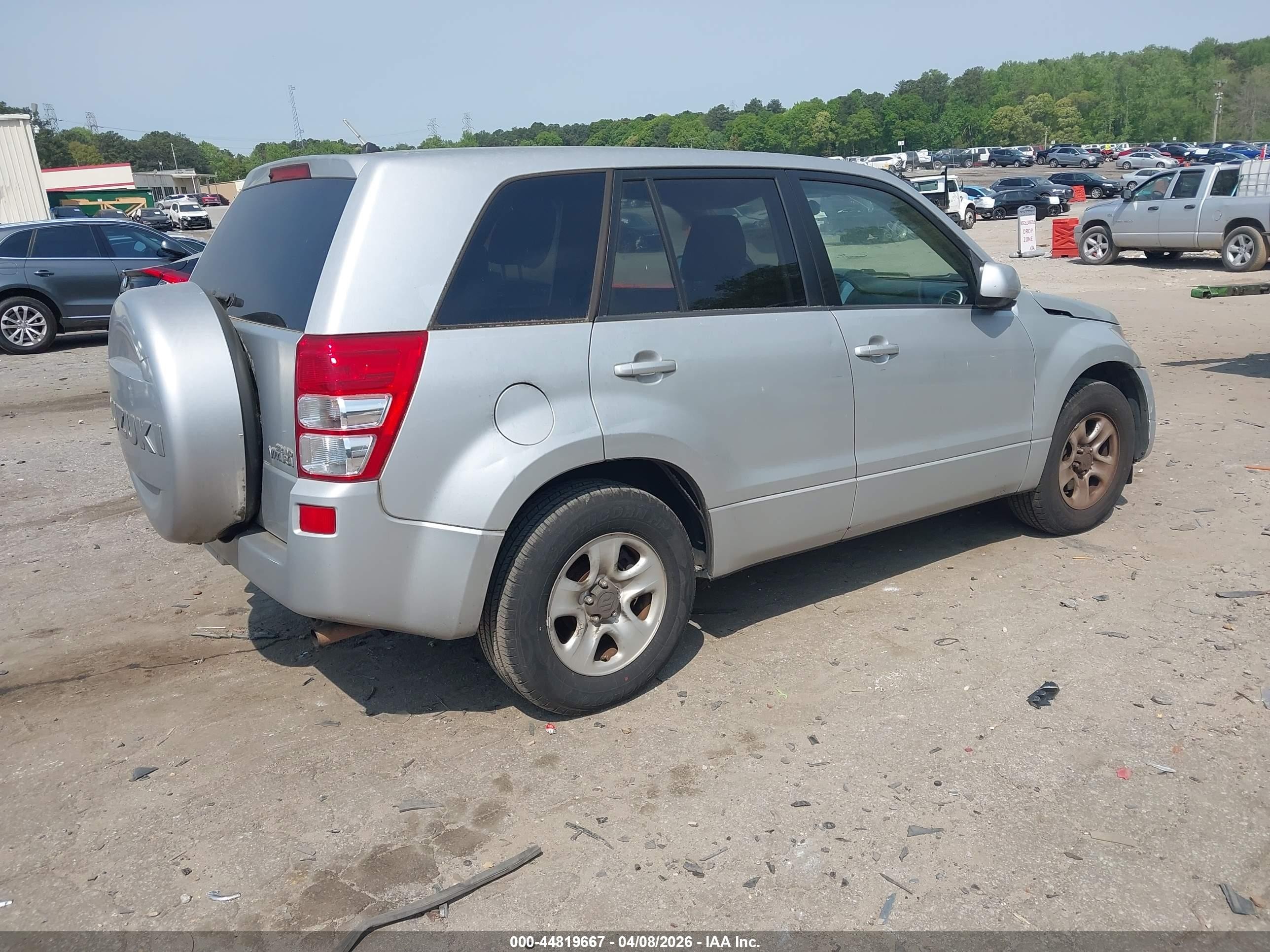 2011 Suzuki Grand Vitara Premium Silver vin: JS3TE0D22B4101077