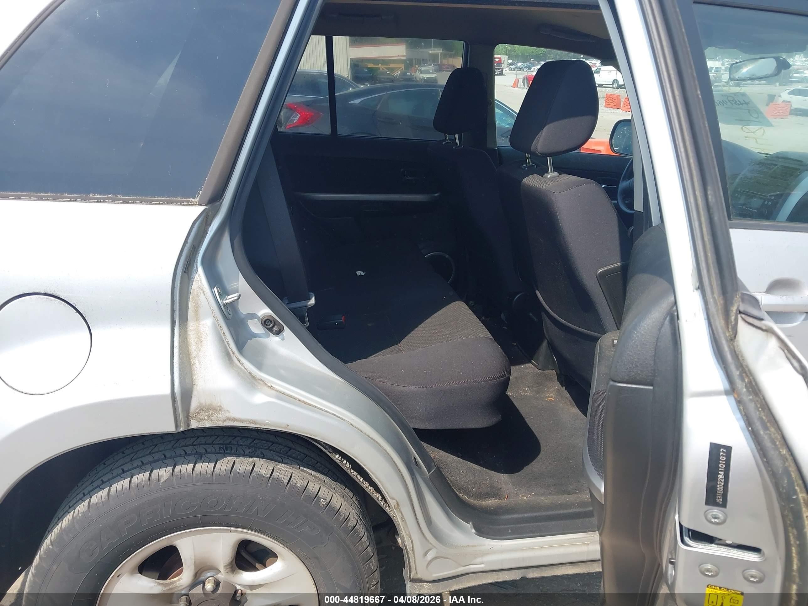 2011 Suzuki Grand Vitara Premium Silver vin: JS3TE0D22B4101077