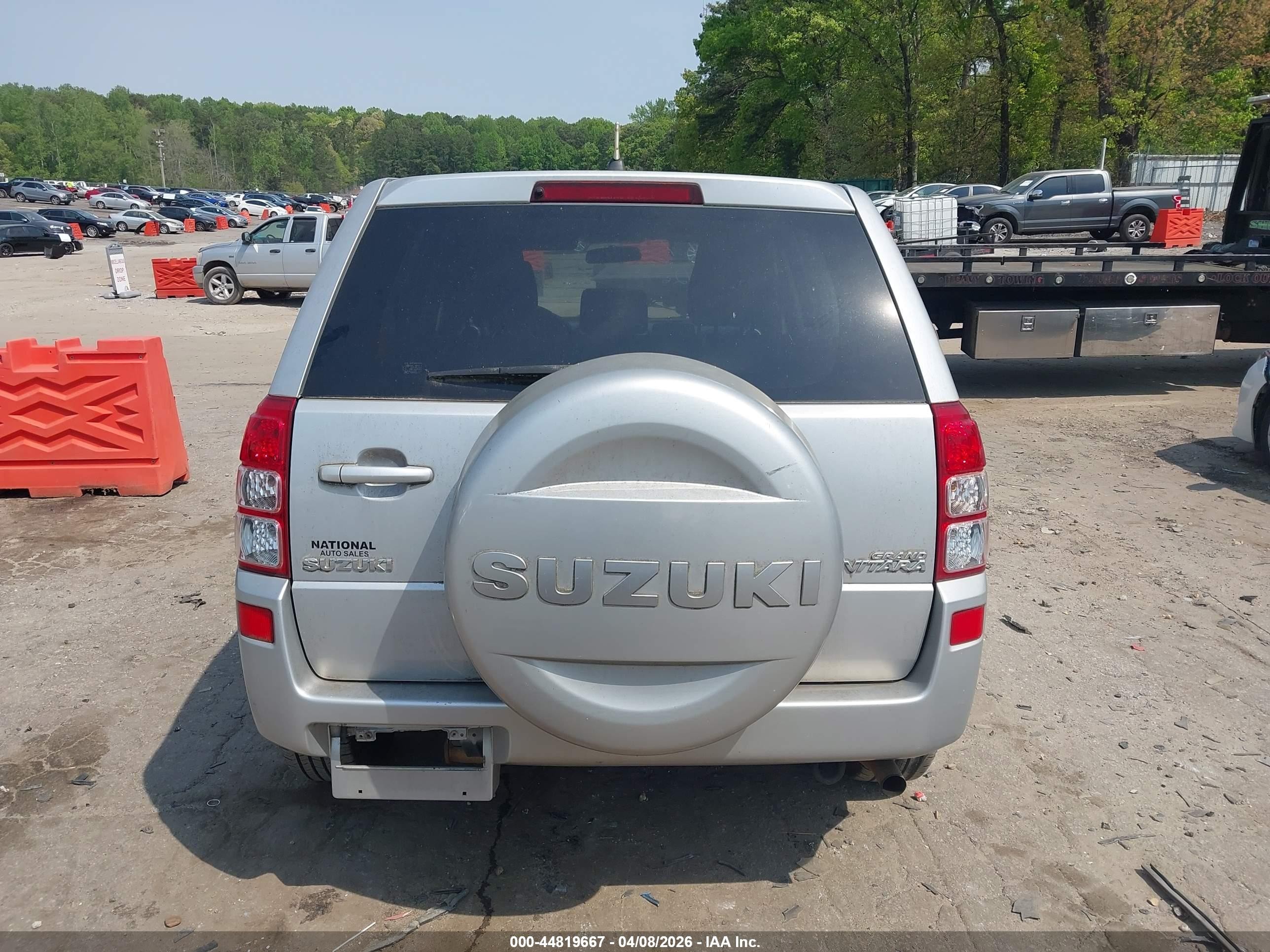 2011 Suzuki Grand Vitara Premium Silver vin: JS3TE0D22B4101077