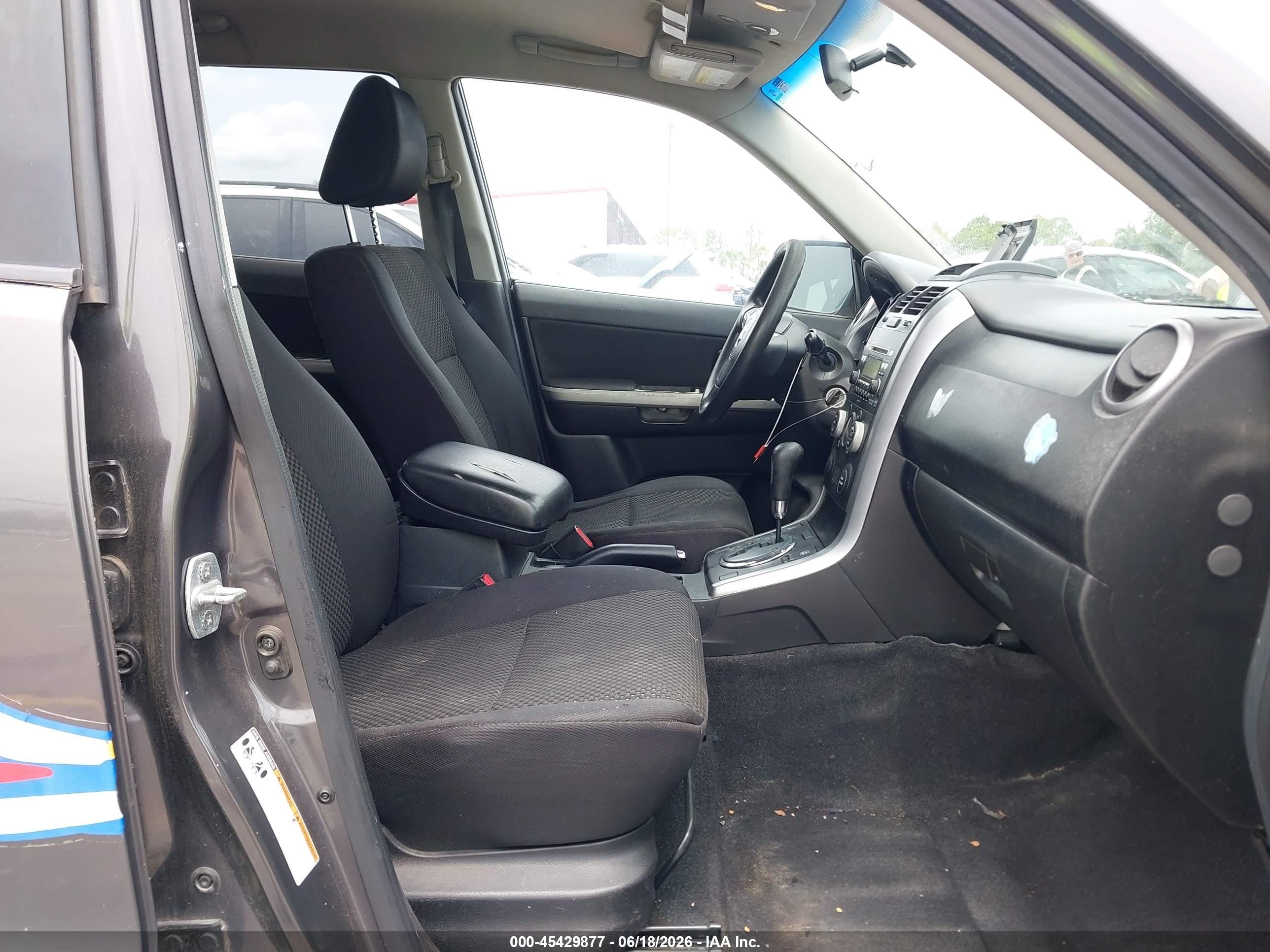 2011 Suzuki Grand Vitara Premium Silver vin: JS3TE0D2XB4101201