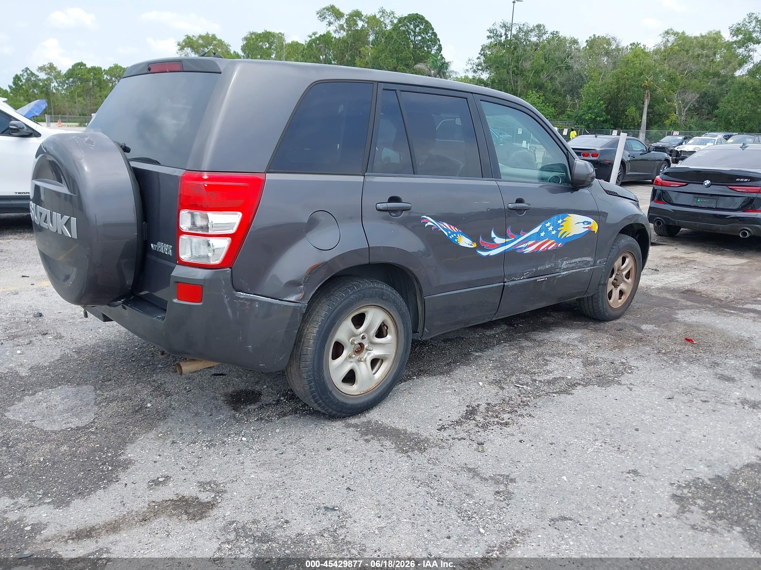 2011 Suzuki Grand Vitara Premium Silver vin: JS3TE0D2XB4101201