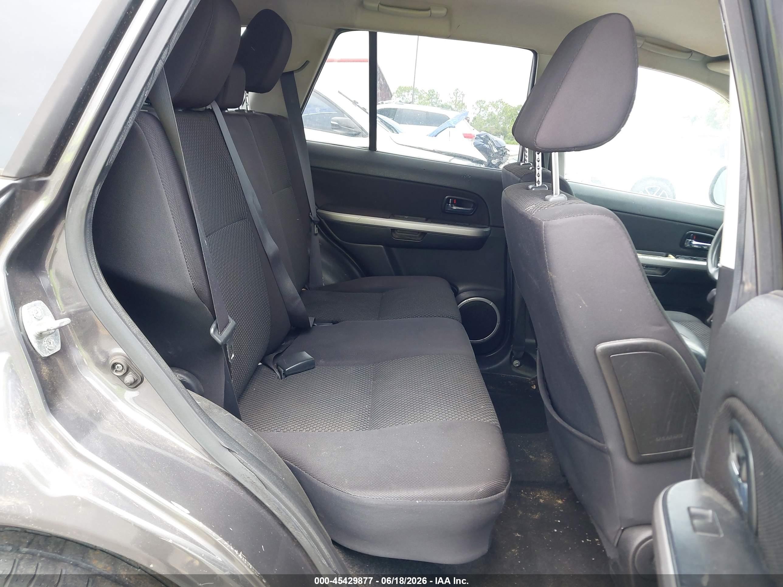 2011 Suzuki Grand Vitara Premium Silver vin: JS3TE0D2XB4101201