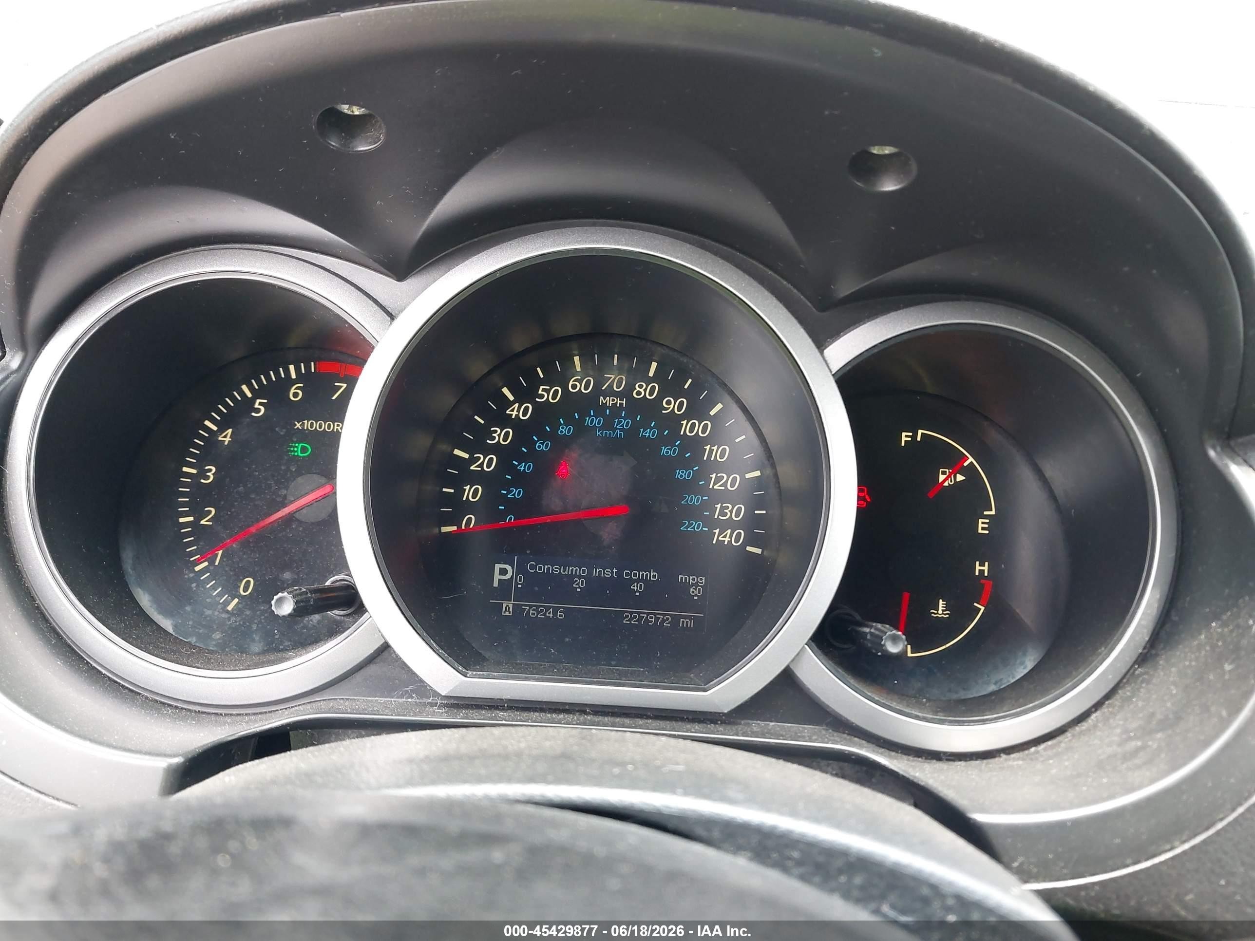 2011 Suzuki Grand Vitara Premium Silver vin: JS3TE0D2XB4101201