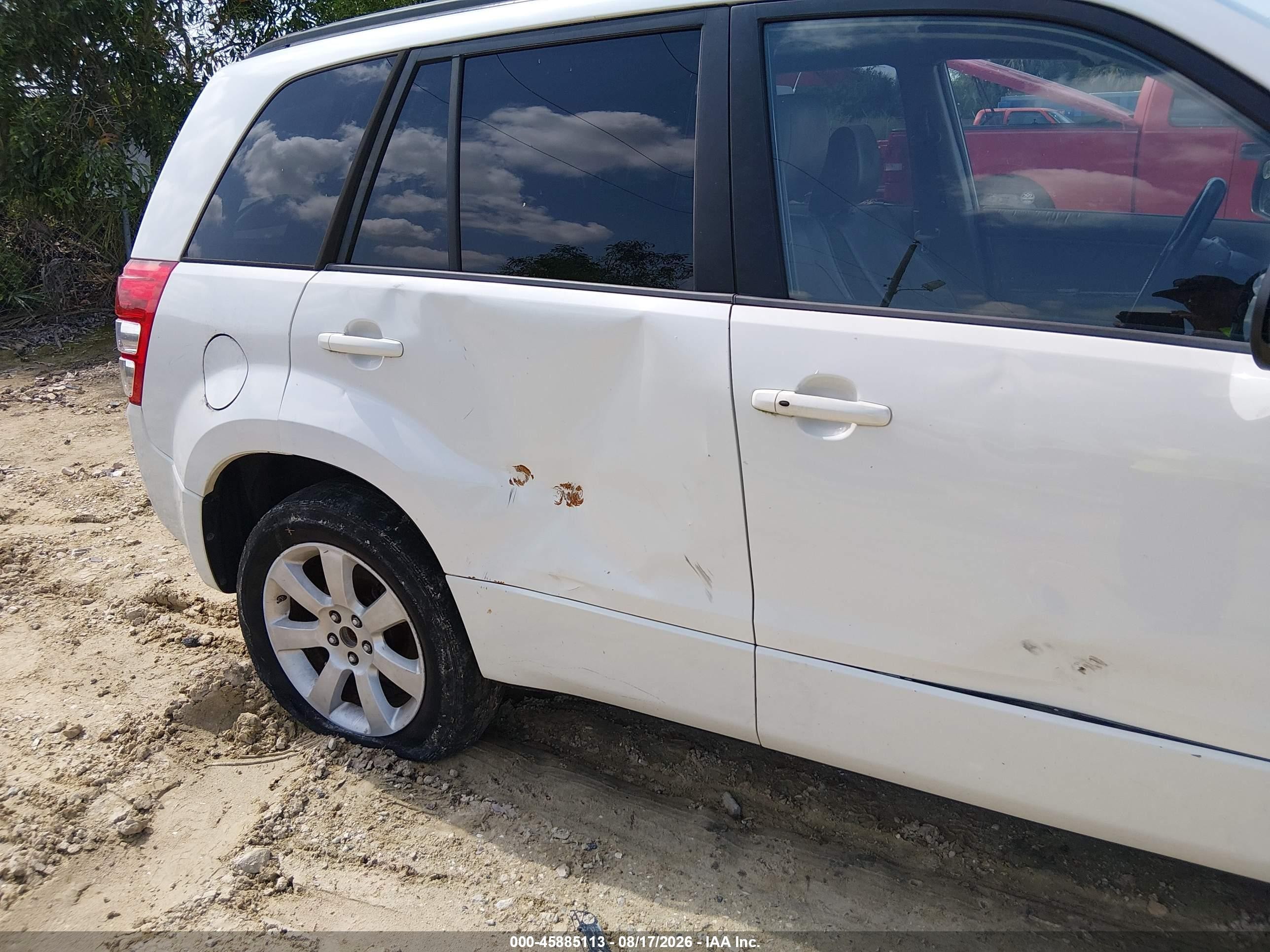 2011 Suzuki Grand Vitara Limited Белый vin: JS3TE0D74B4100251
