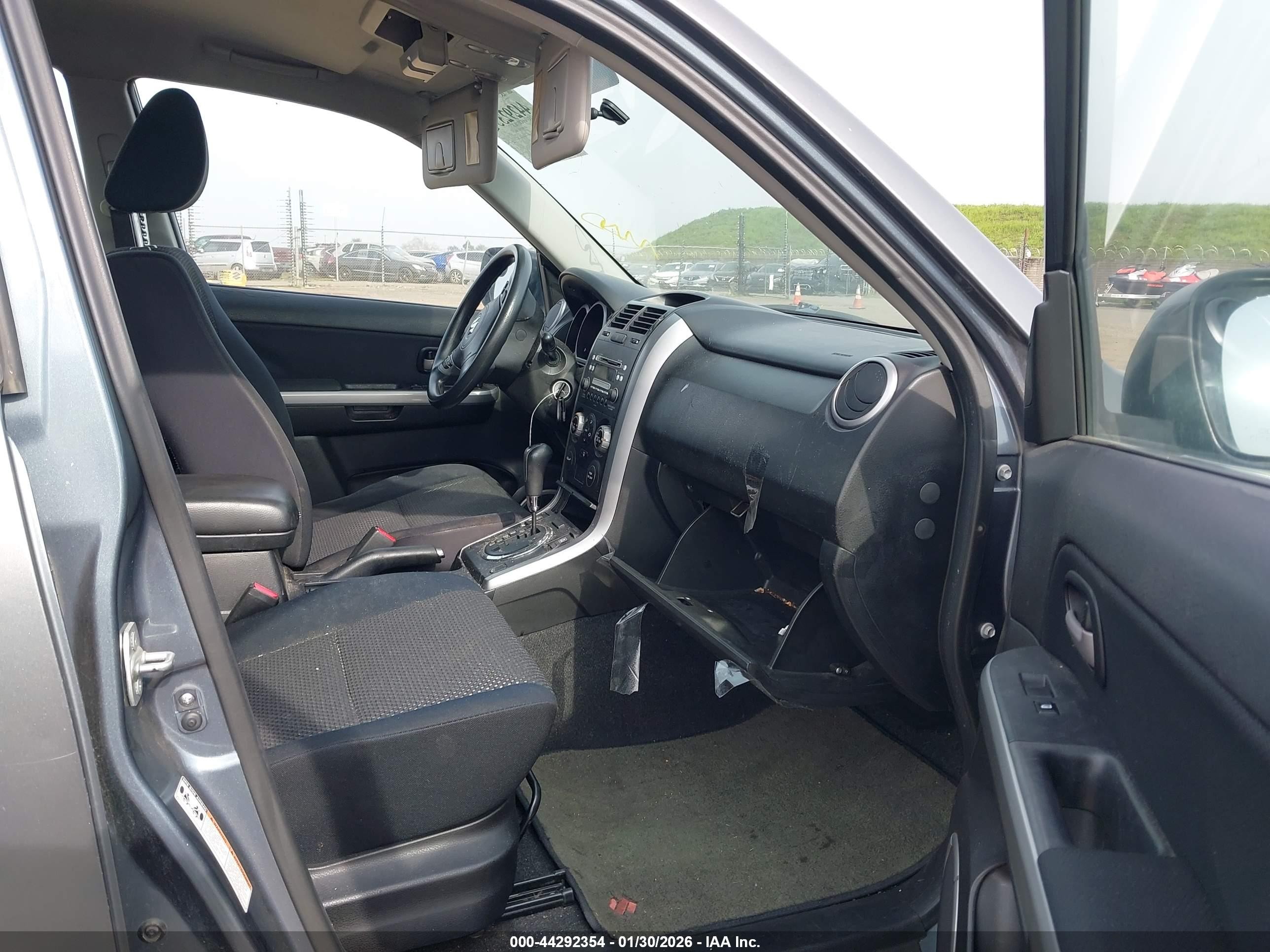 2007 Suzuki Grand Vitara   Gray vin: JS3TE941074200421